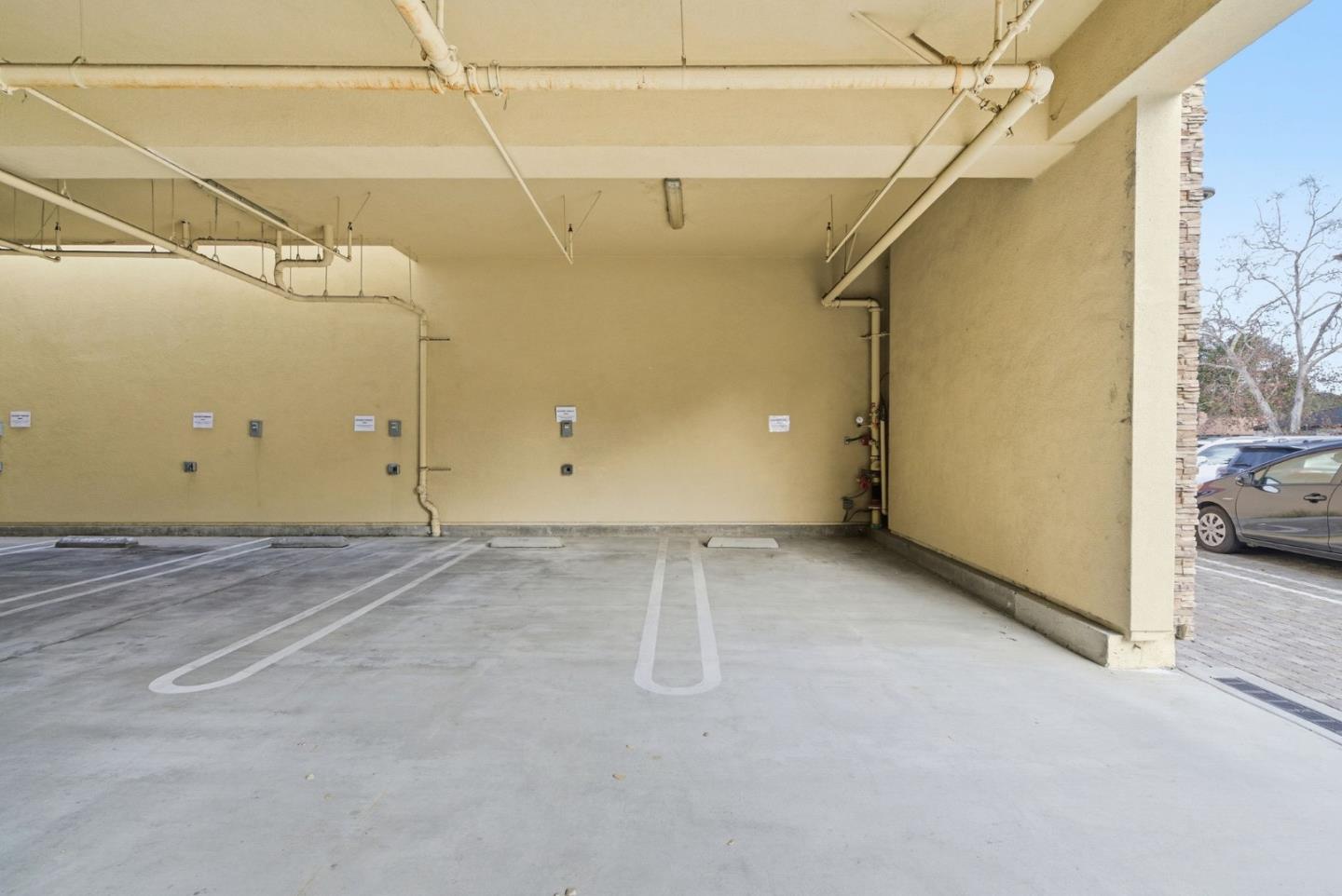 889 North San Antonio Road 2020