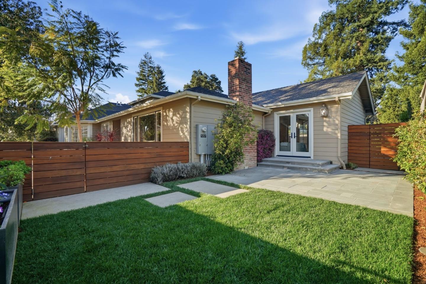 1525 Dana Avenue
