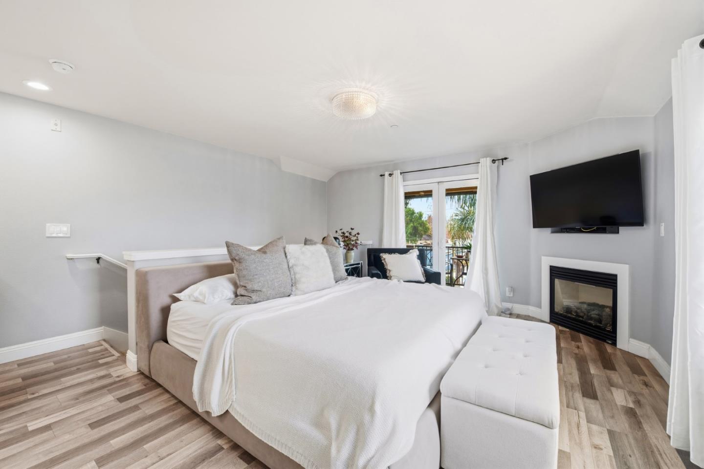 18 South 21st Street 100