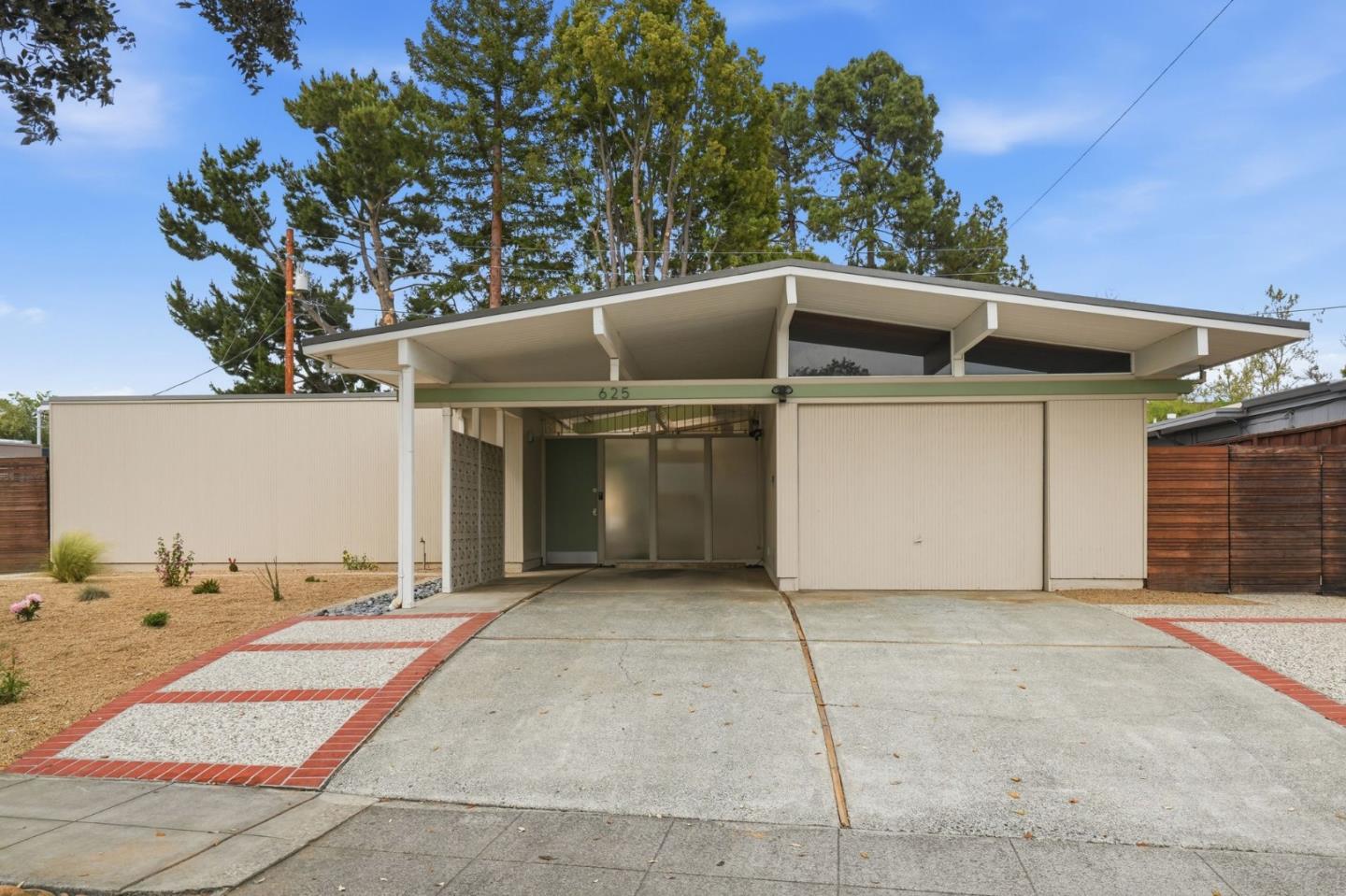 625 West Remington Drive