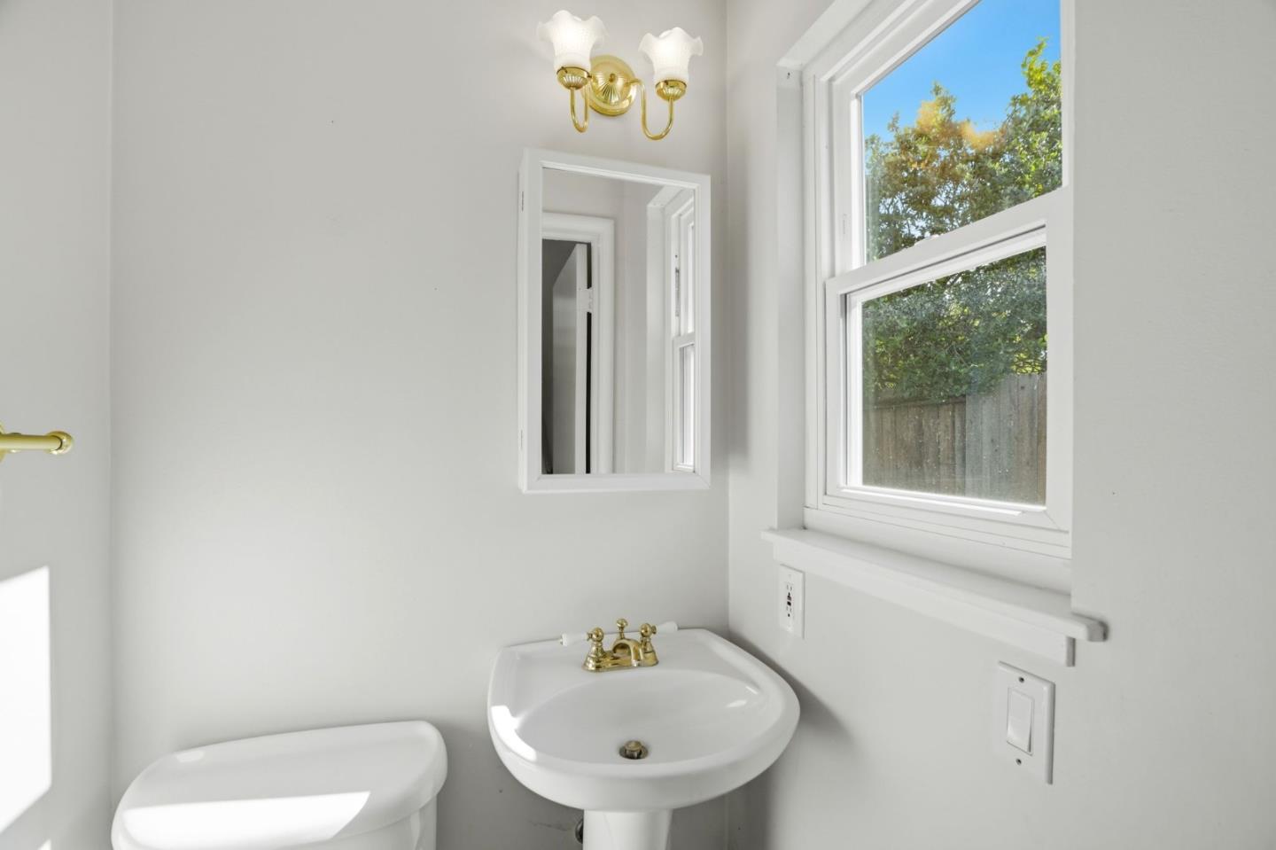 1711 William Henry Court