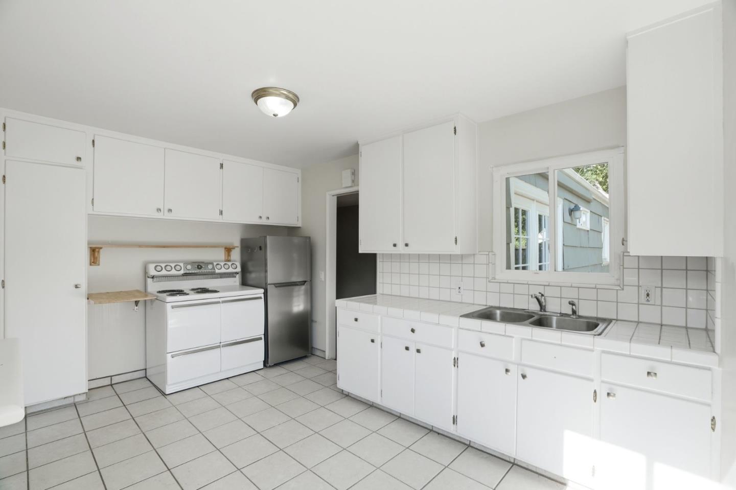 1711 William Henry Court