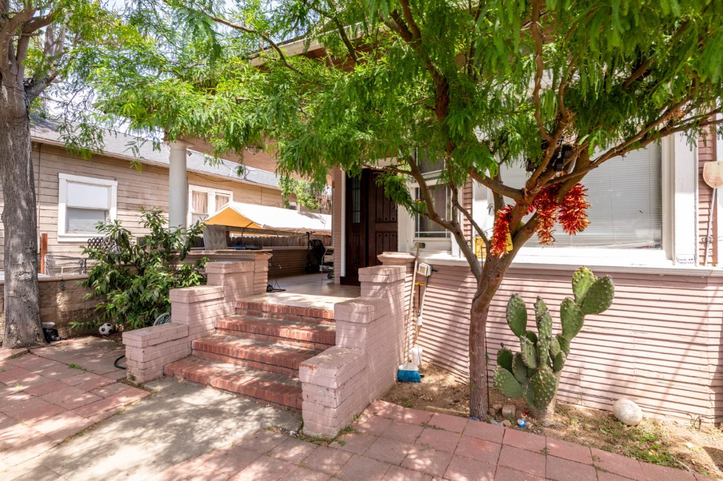 1556 Little Orchard Street