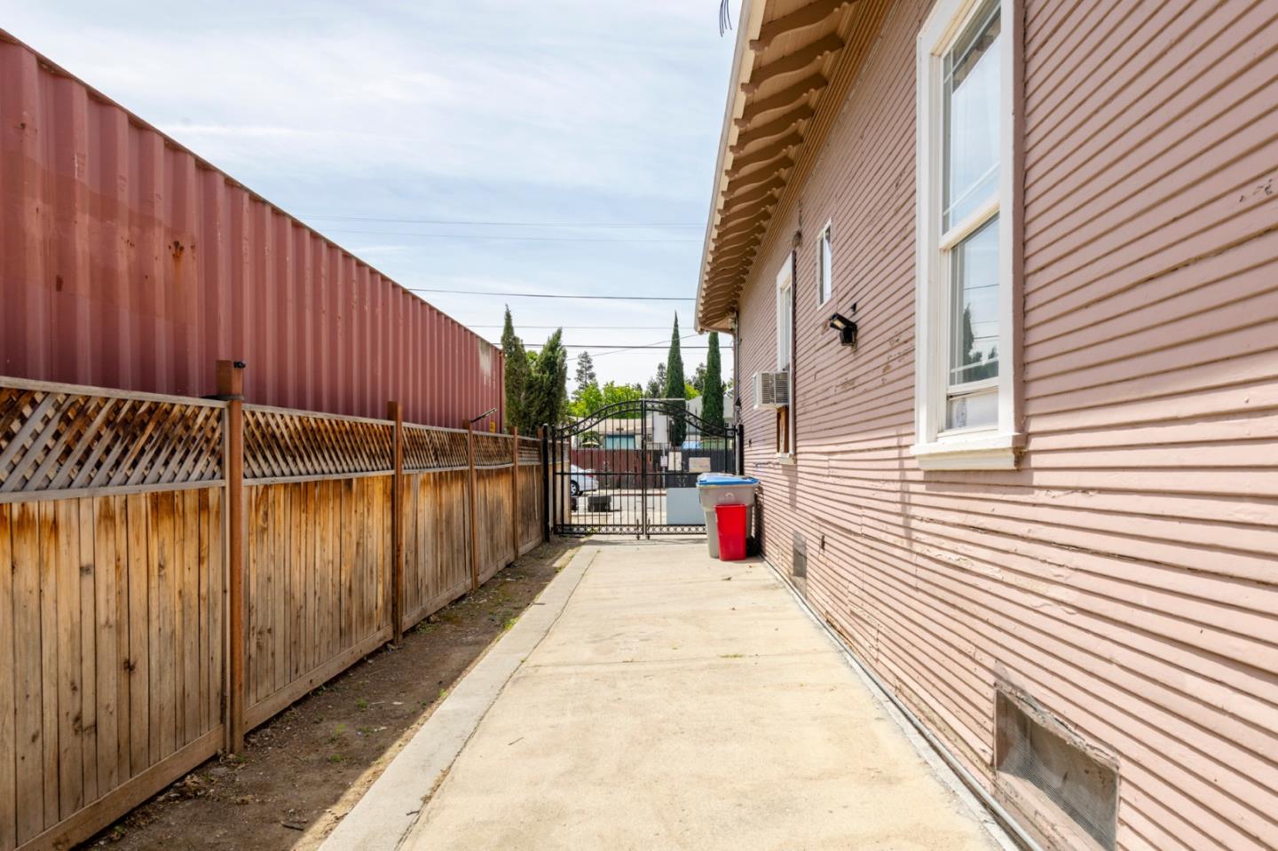 1556 Little Orchard Street