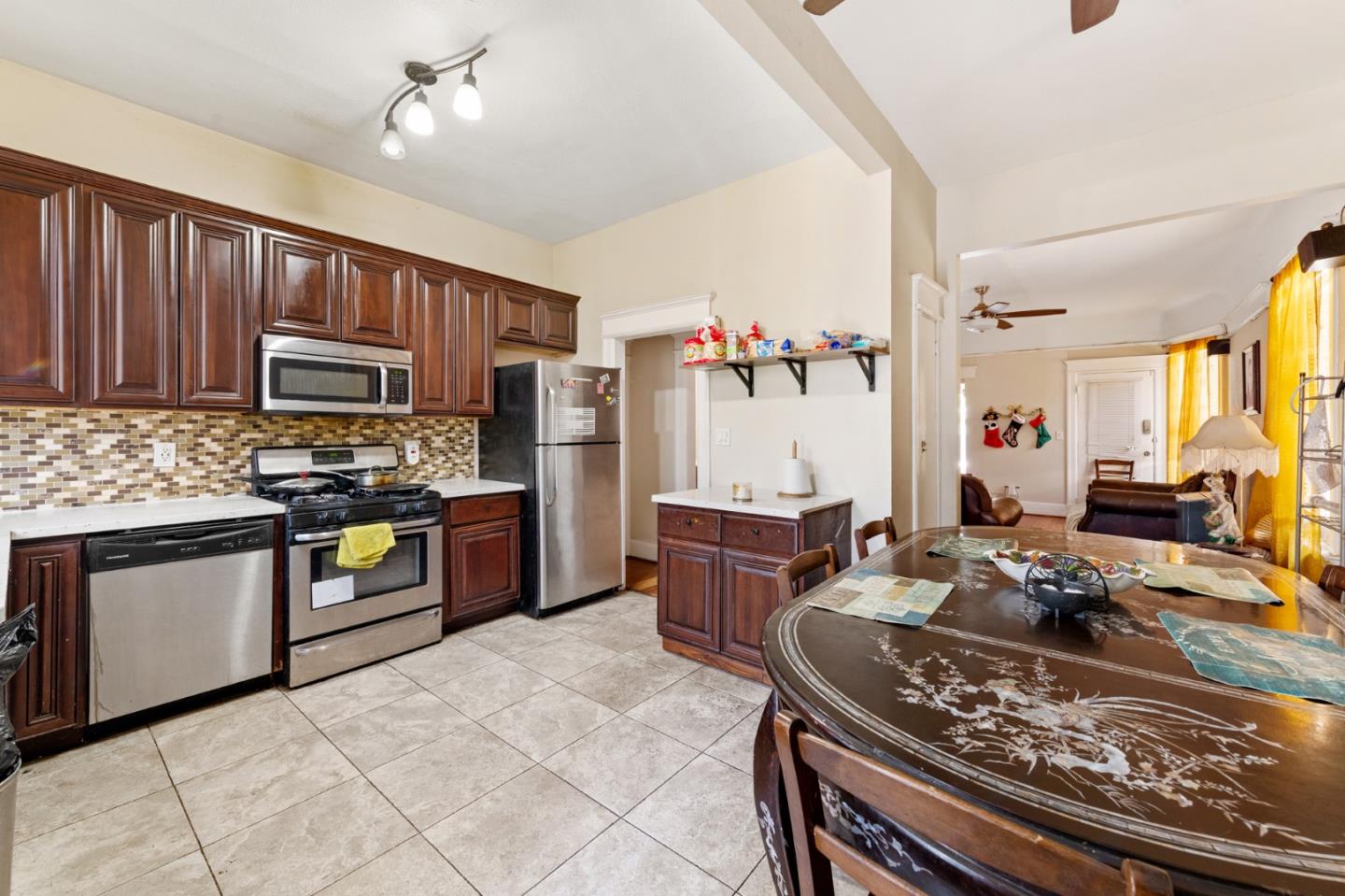 1556 Little Orchard Street