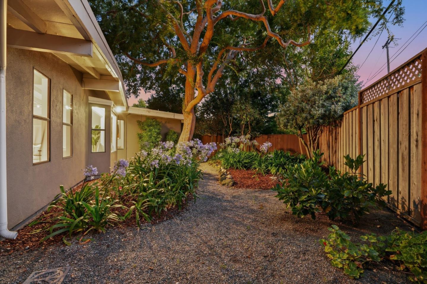 887 Loma Verde AVE