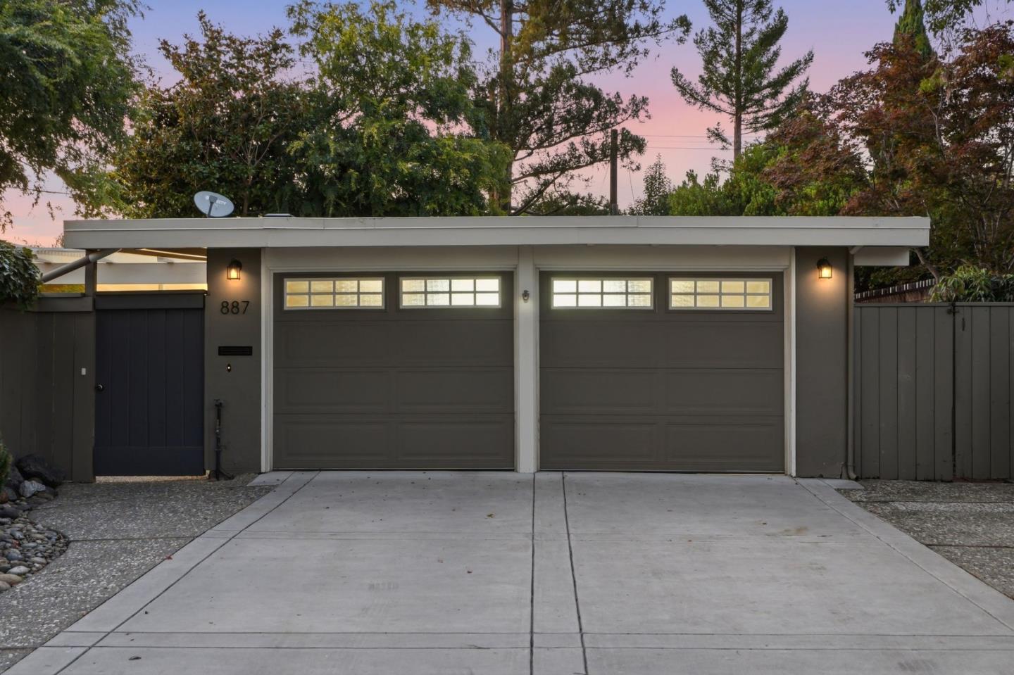 887 Loma Verde AVE