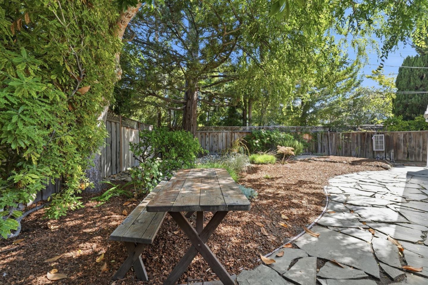 887 Loma Verde AVE