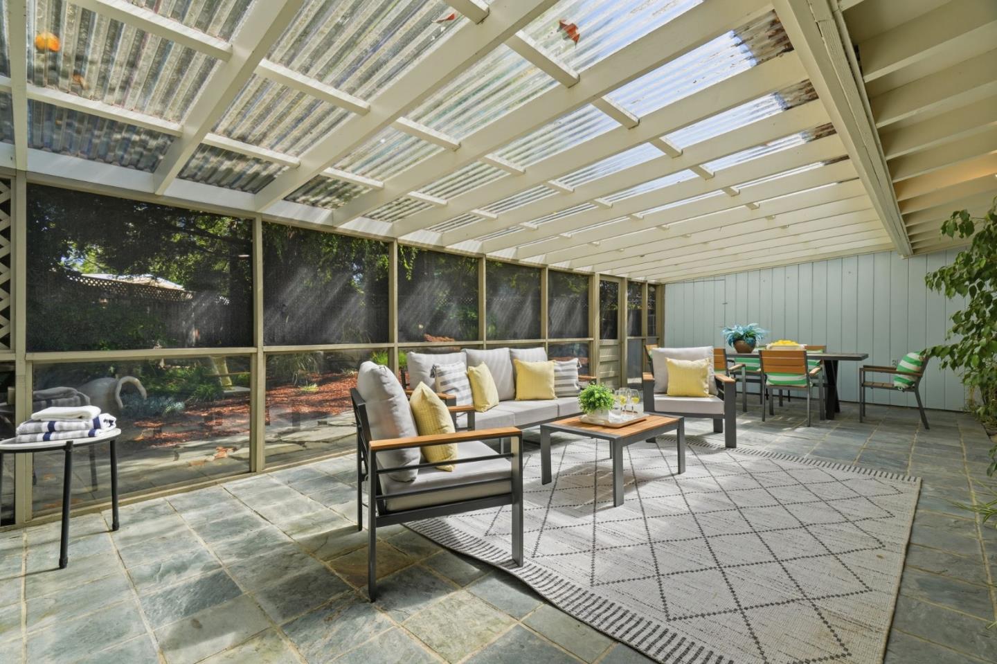 887 Loma Verde AVE