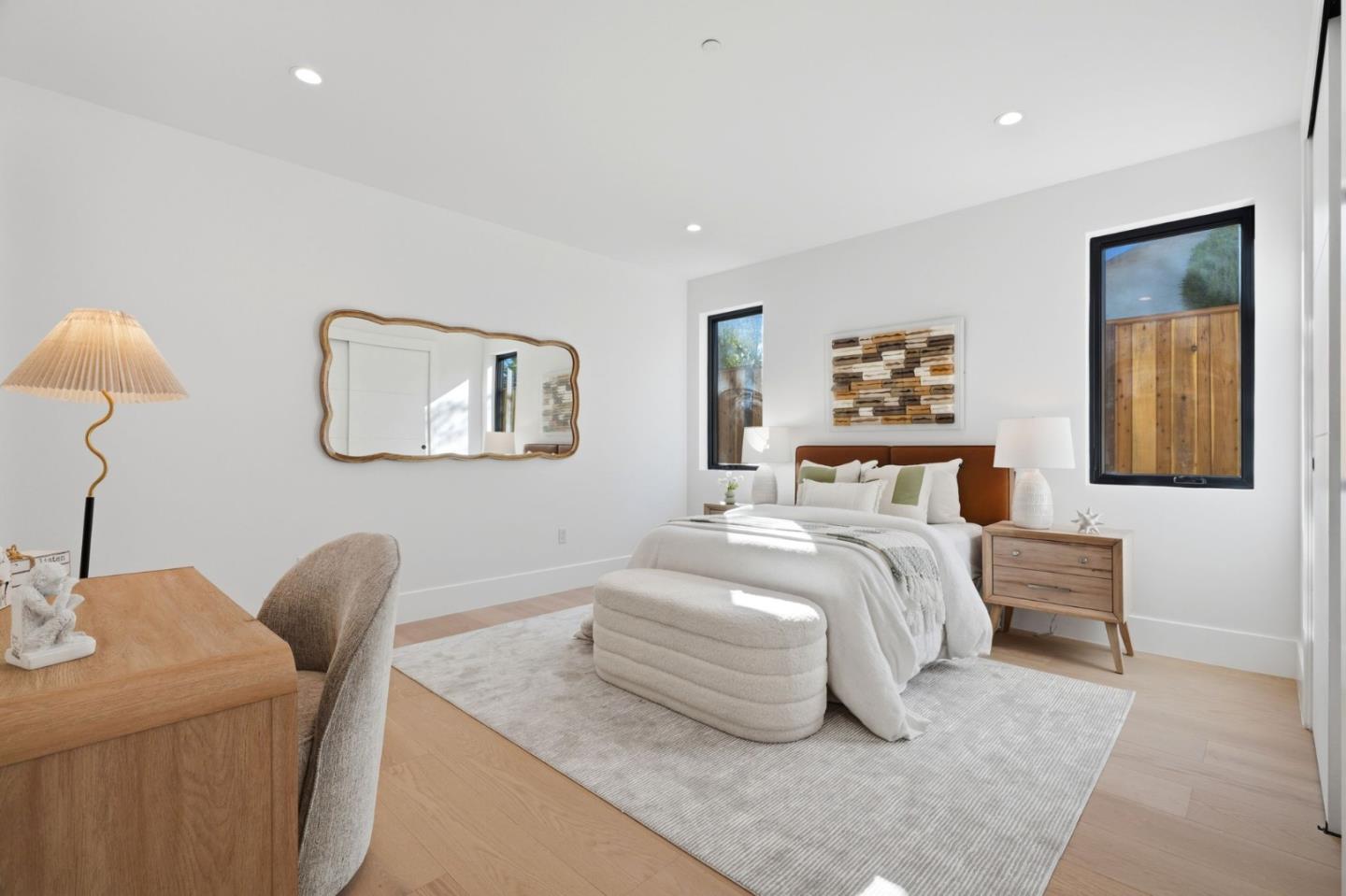 685 Riviera DR