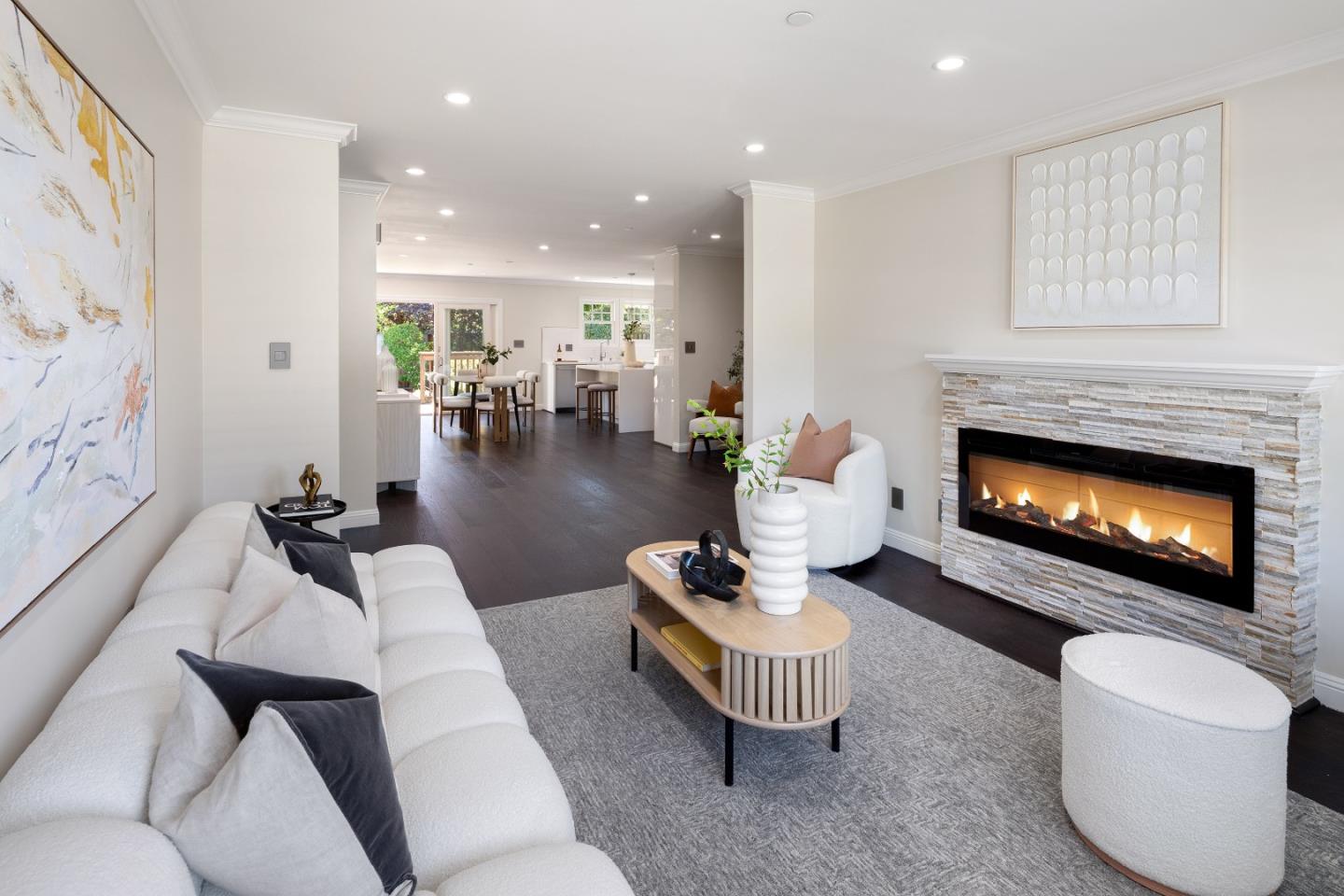 1813 Ray DR