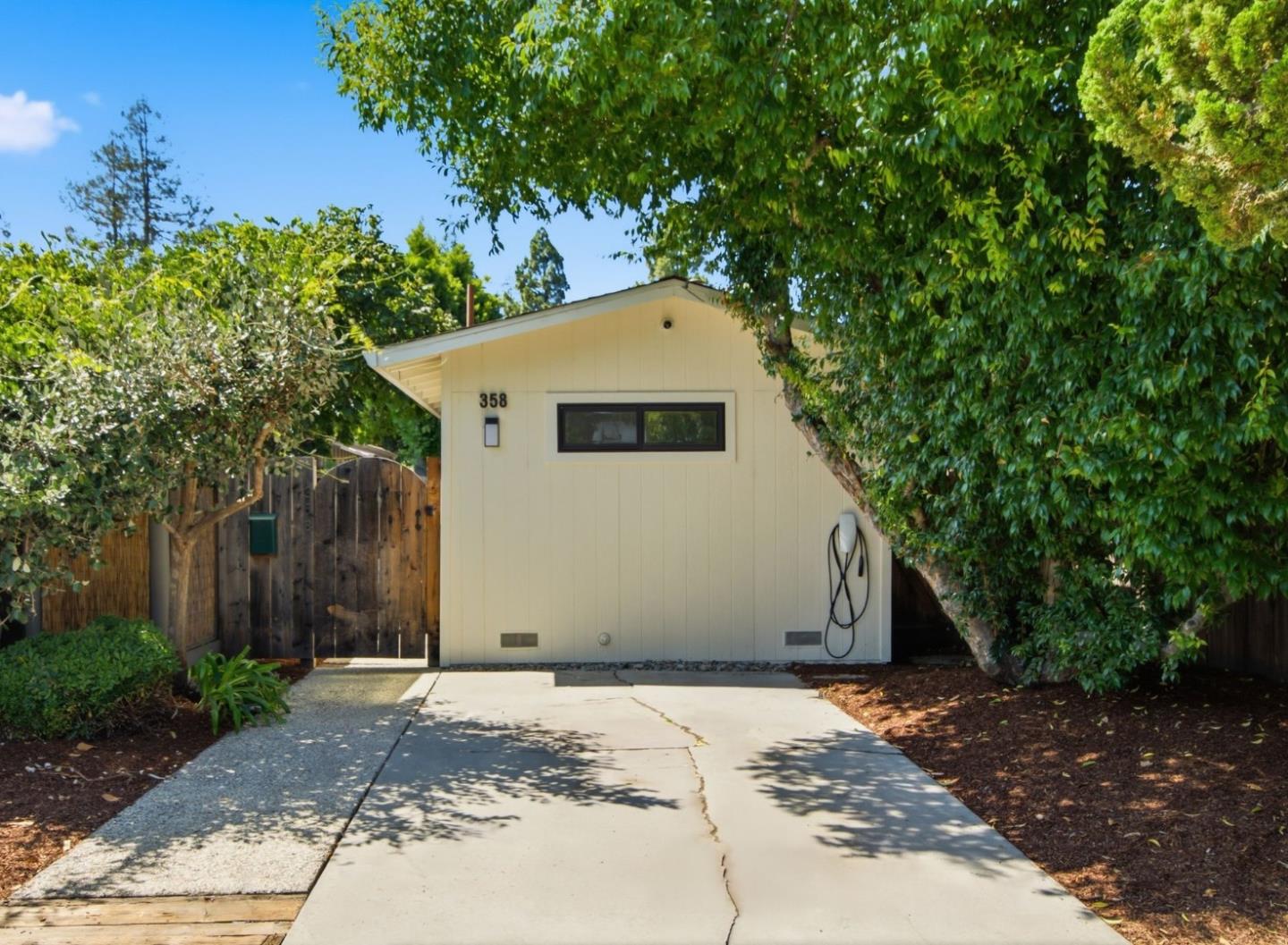 358 Fernando AVE