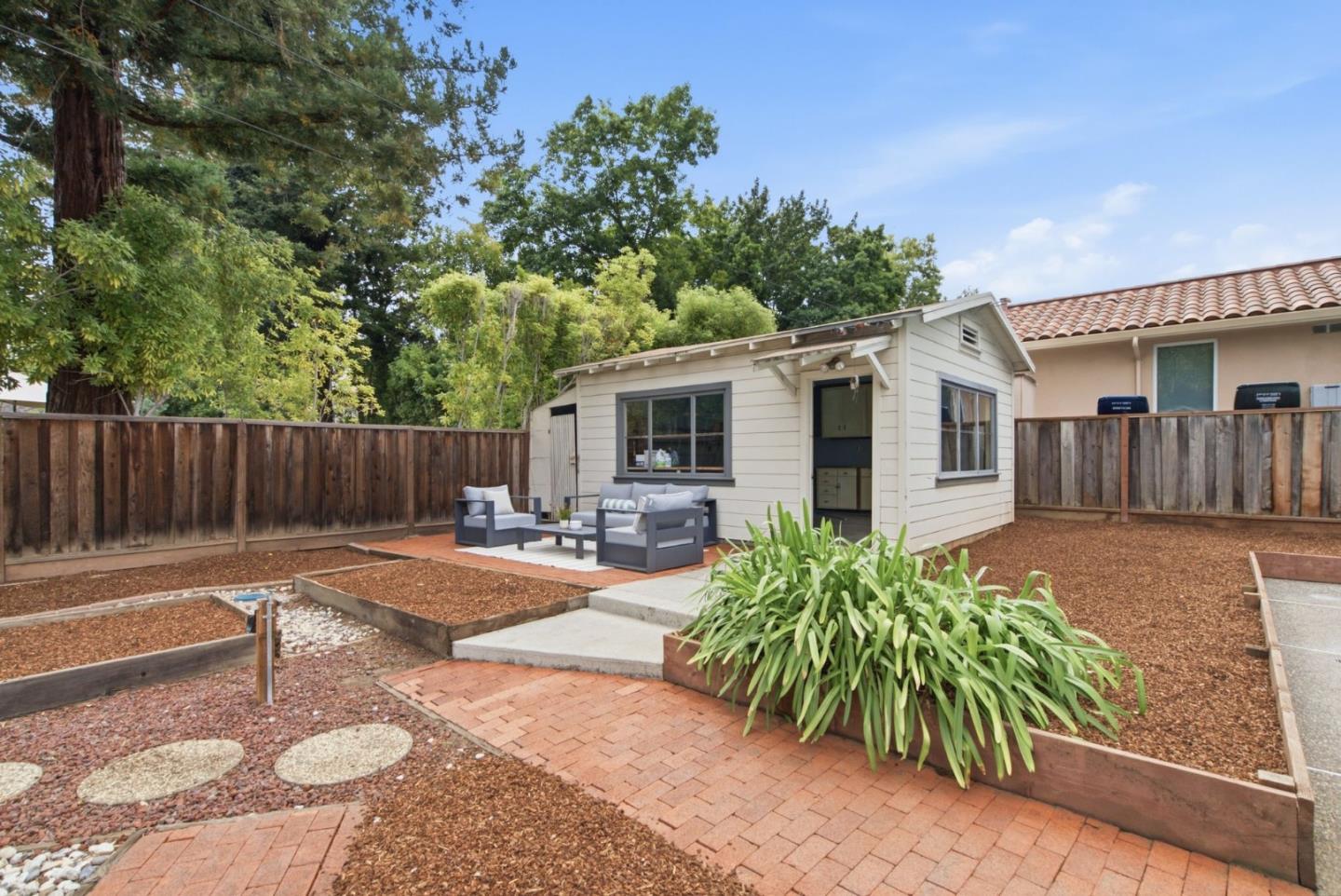 56 Coronado AVE