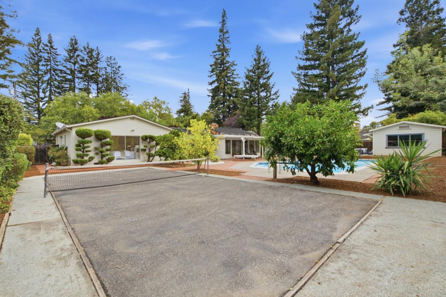 56 Coronado AVE