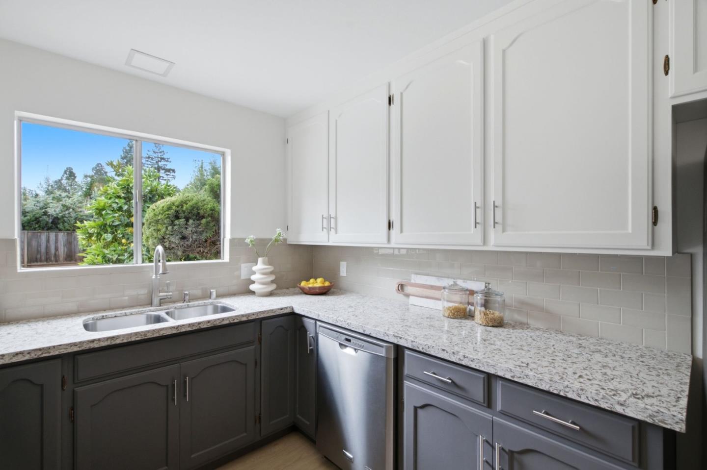 56 Coronado AVE