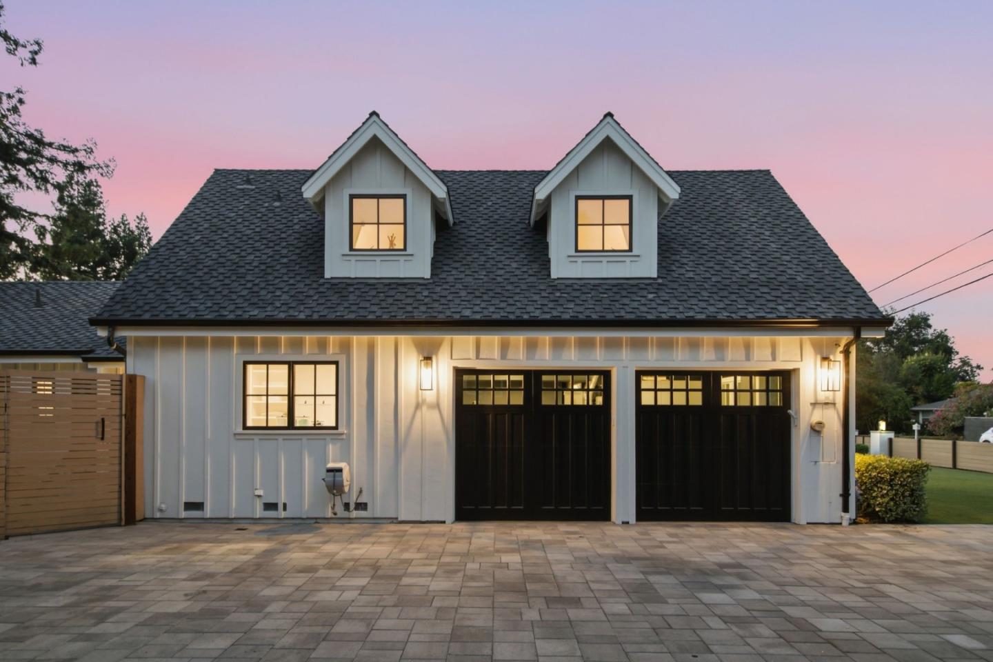 1052 Echo DR