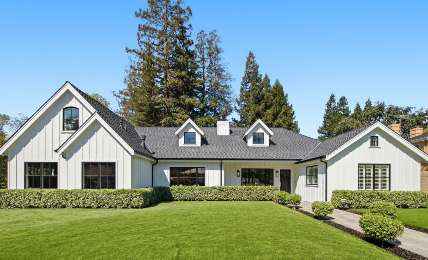 1052 Echo DR