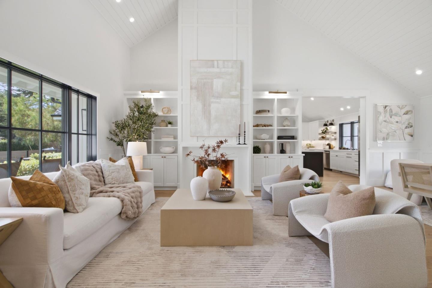 1052 Echo DR