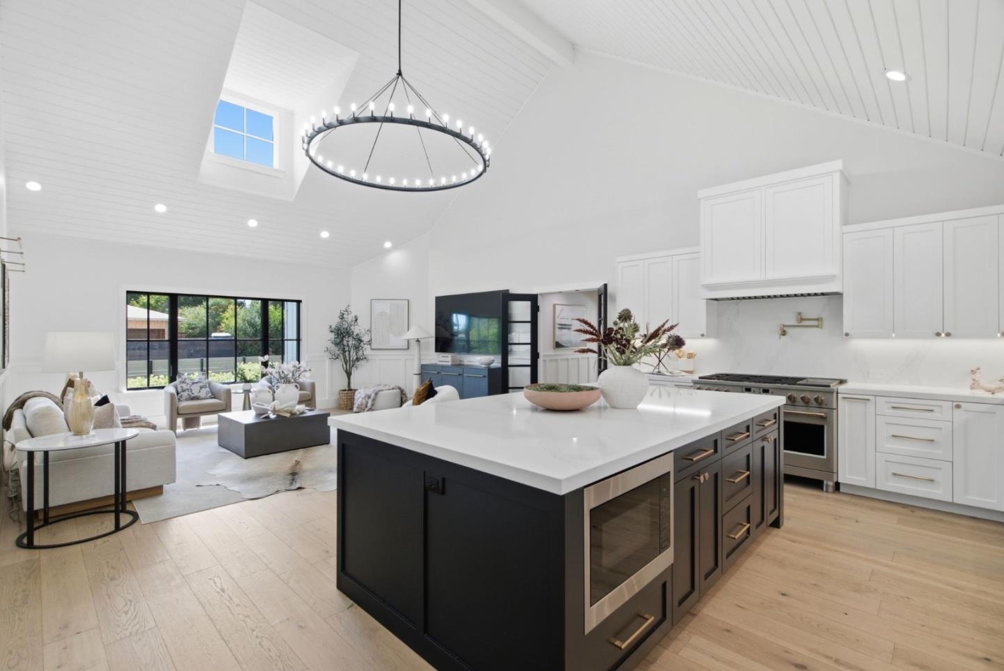 1052 Echo DR