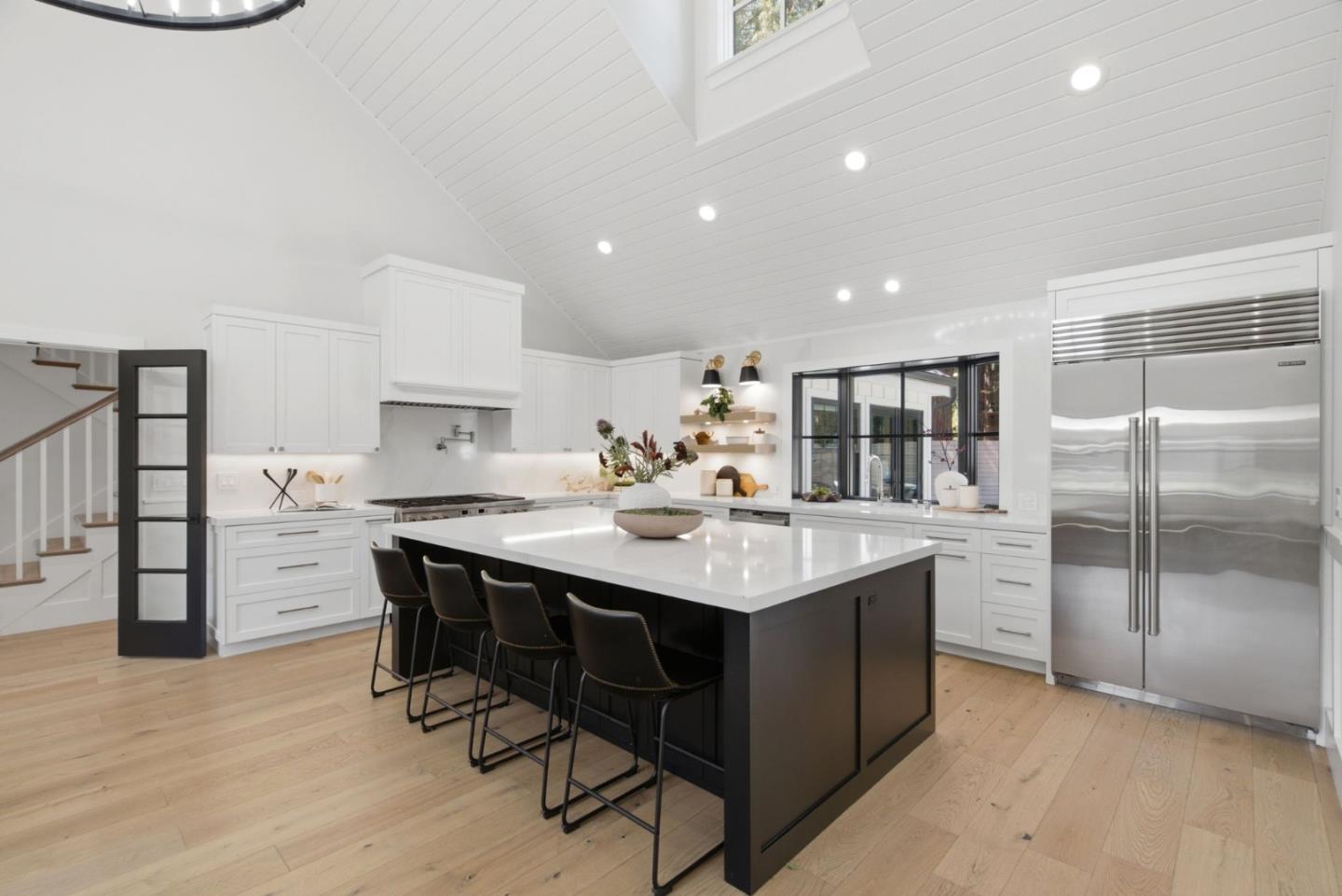 1052 Echo DR
