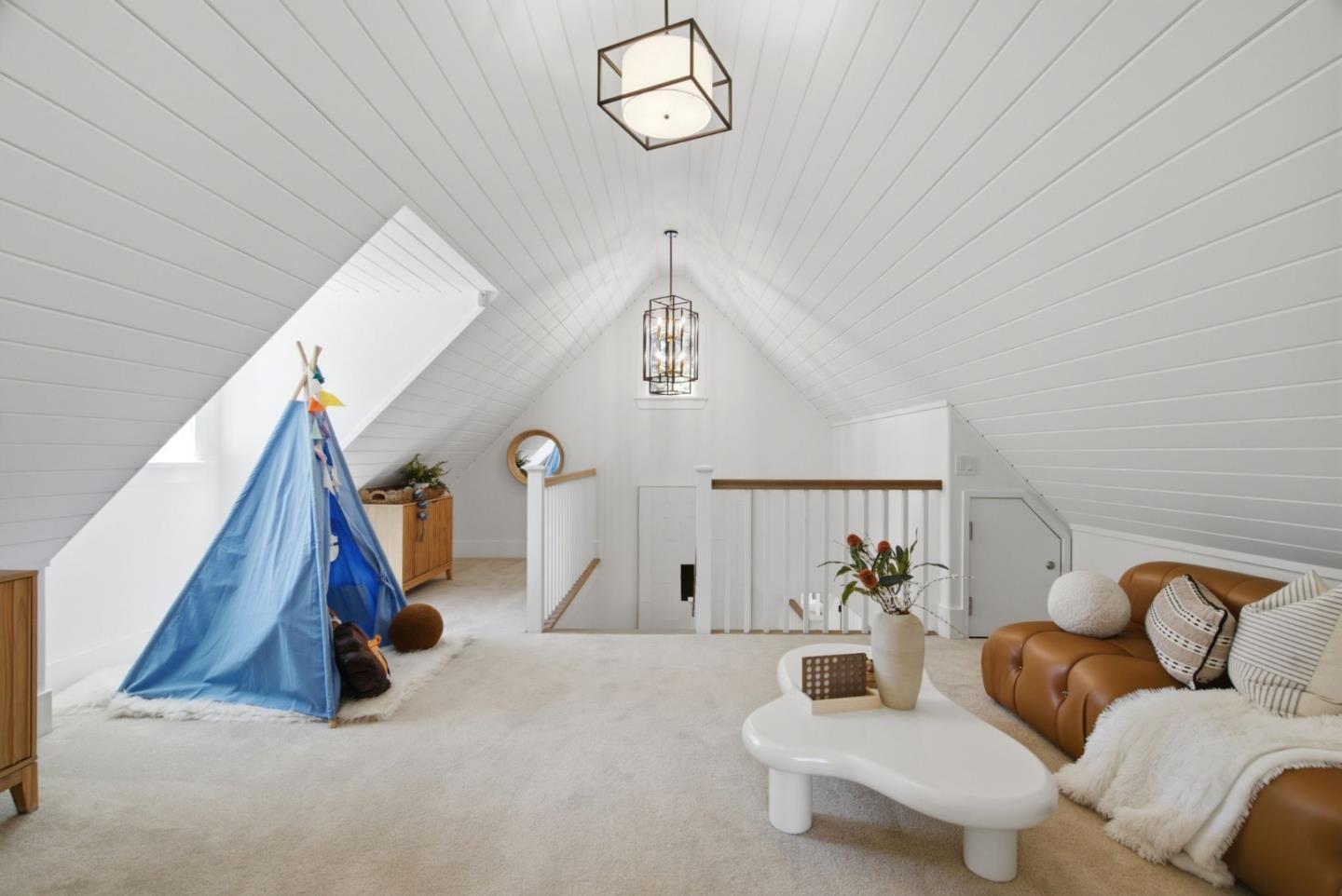1052 Echo DR