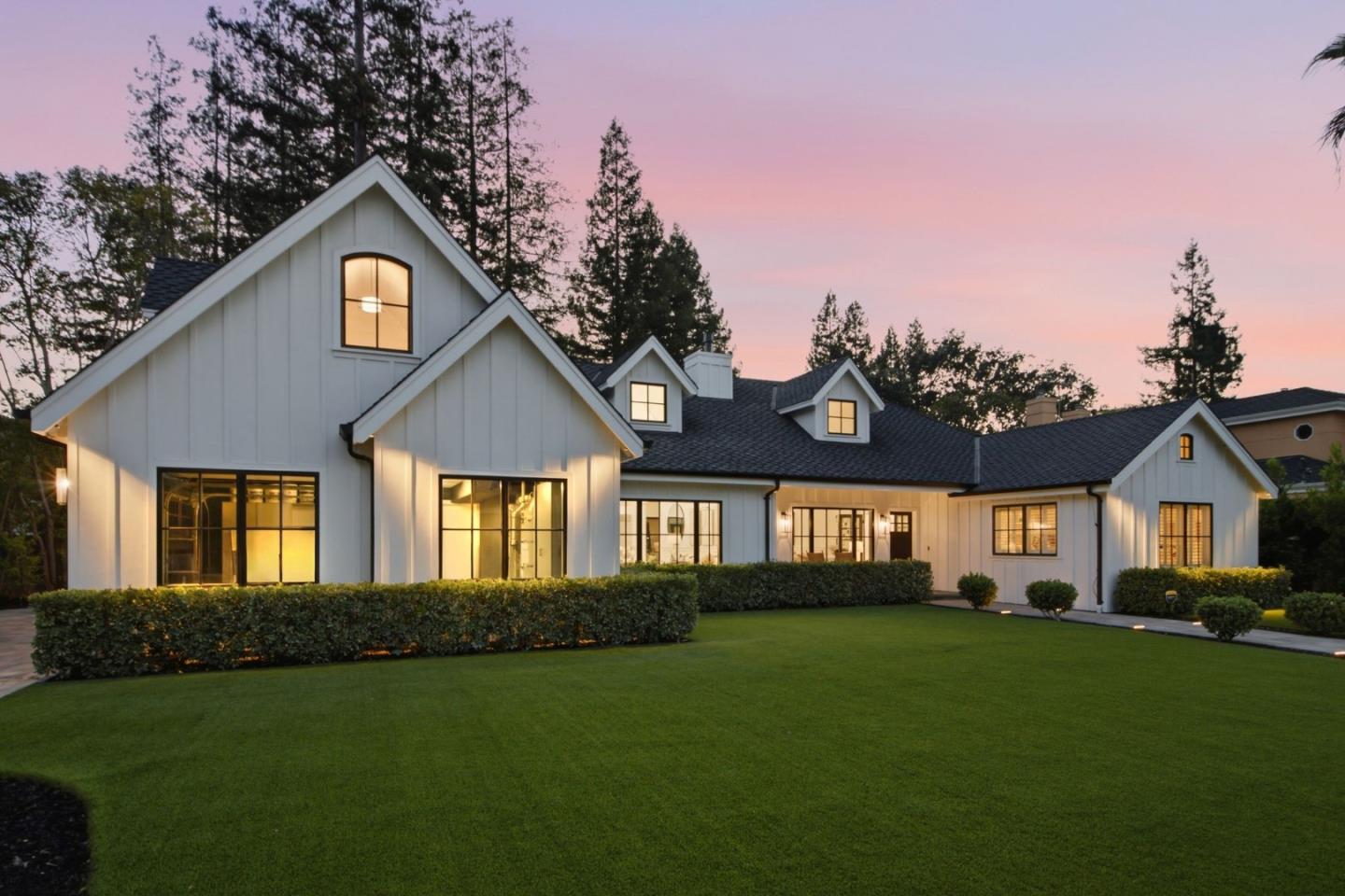 1052 Echo DR