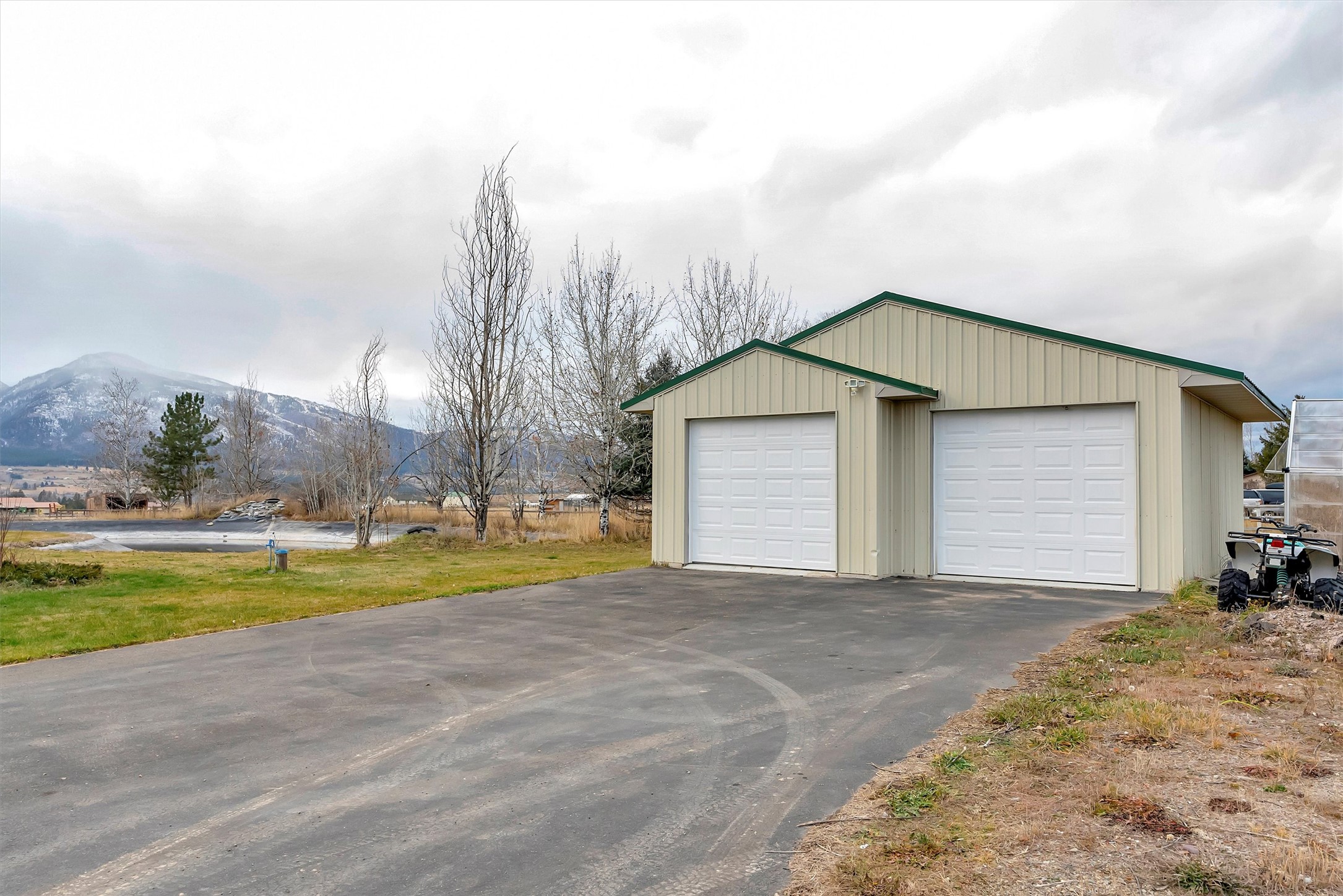 5617 Cottonwood Drive N