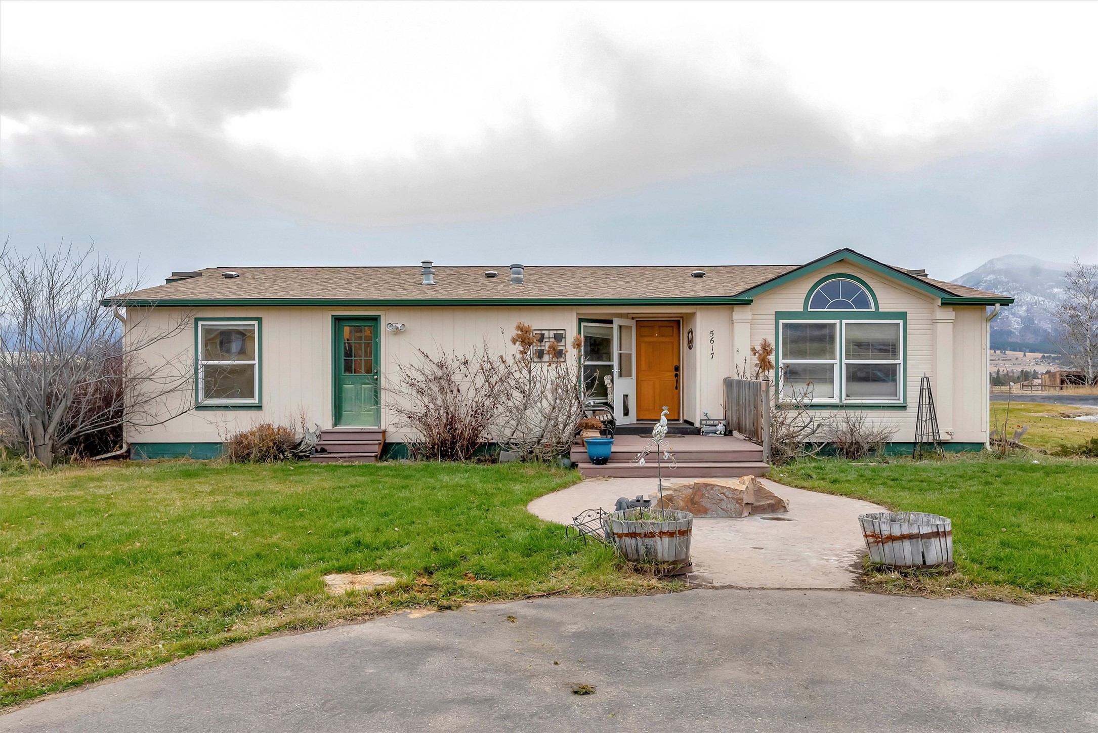 5617 Cottonwood Drive N