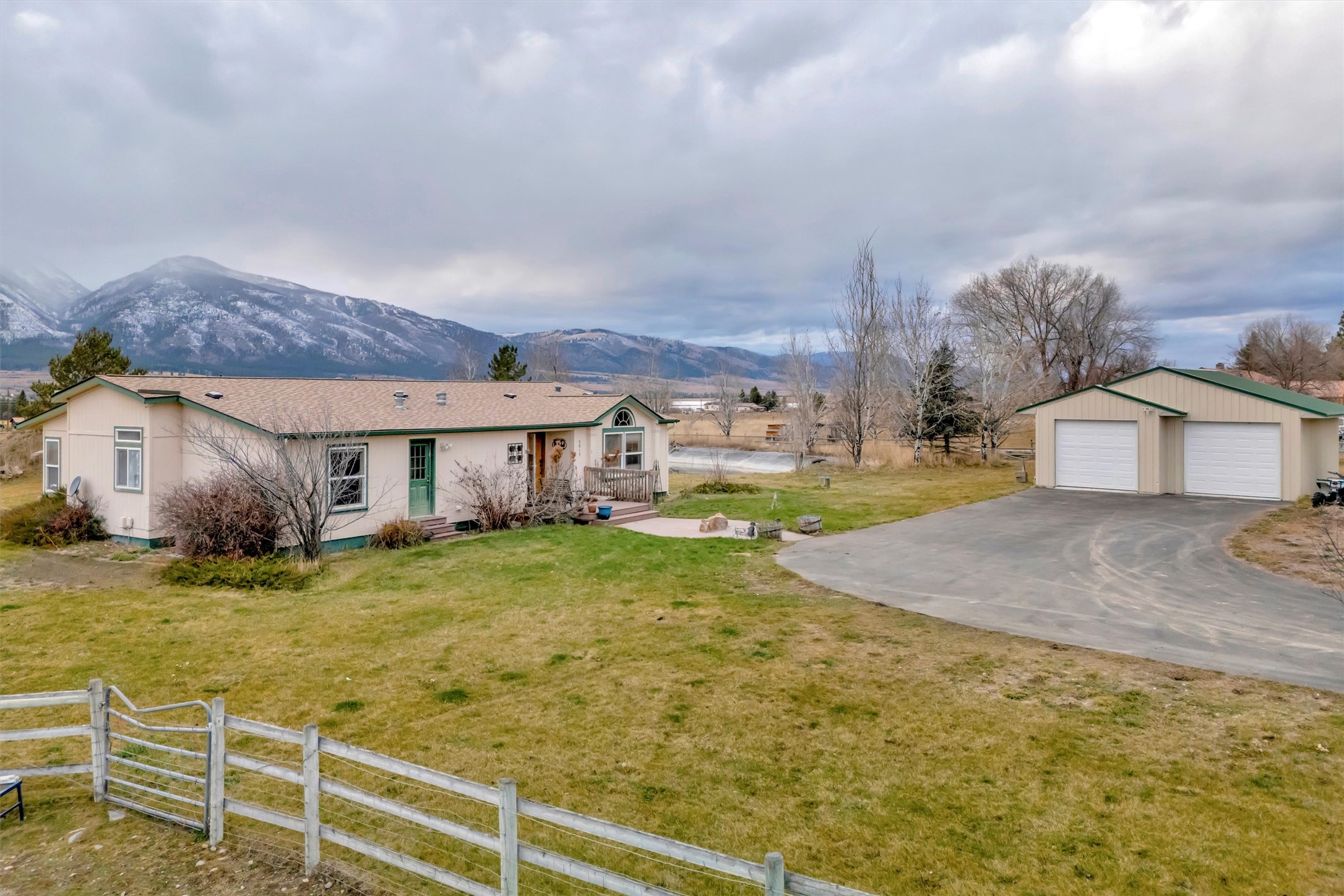 5617 Cottonwood Drive N