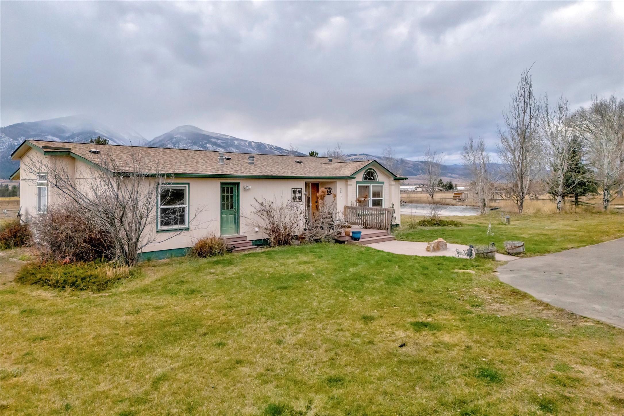 5617 Cottonwood Drive N