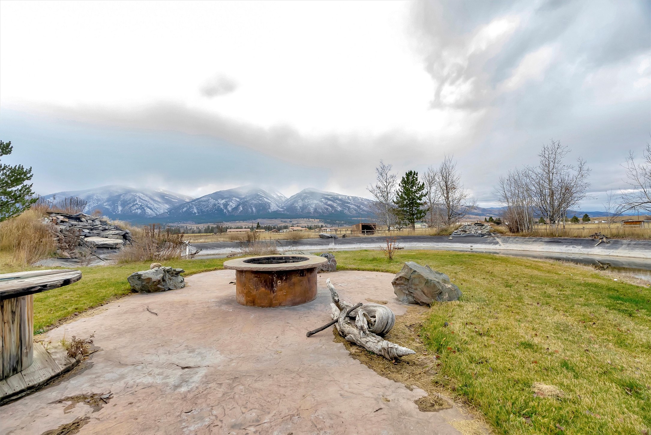 5617 Cottonwood Drive N