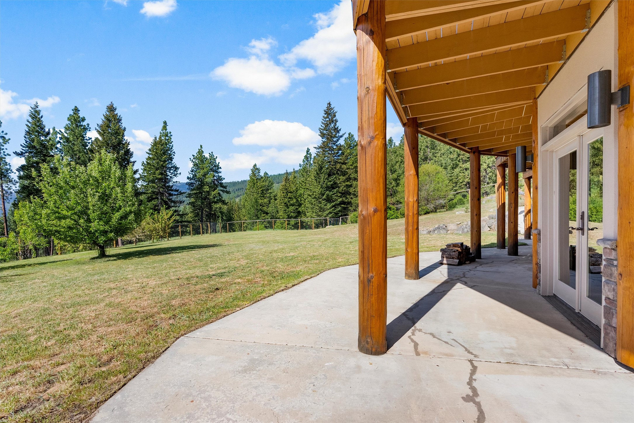 956 and 952 Falling Star Road