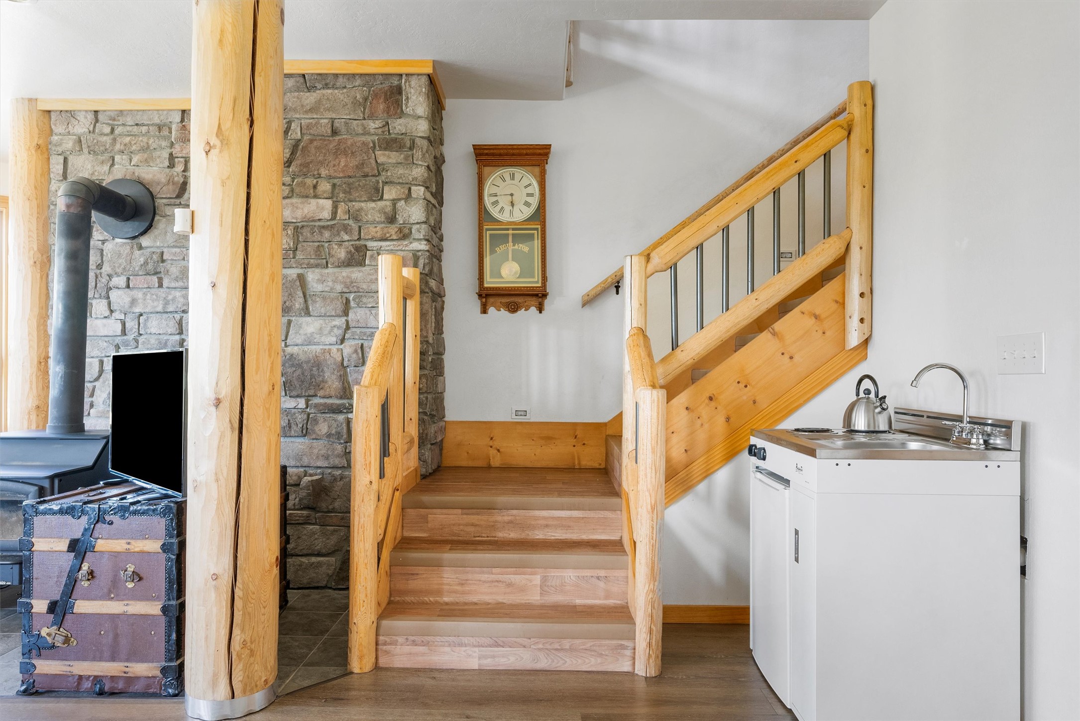 956 and 952 Falling Star Road