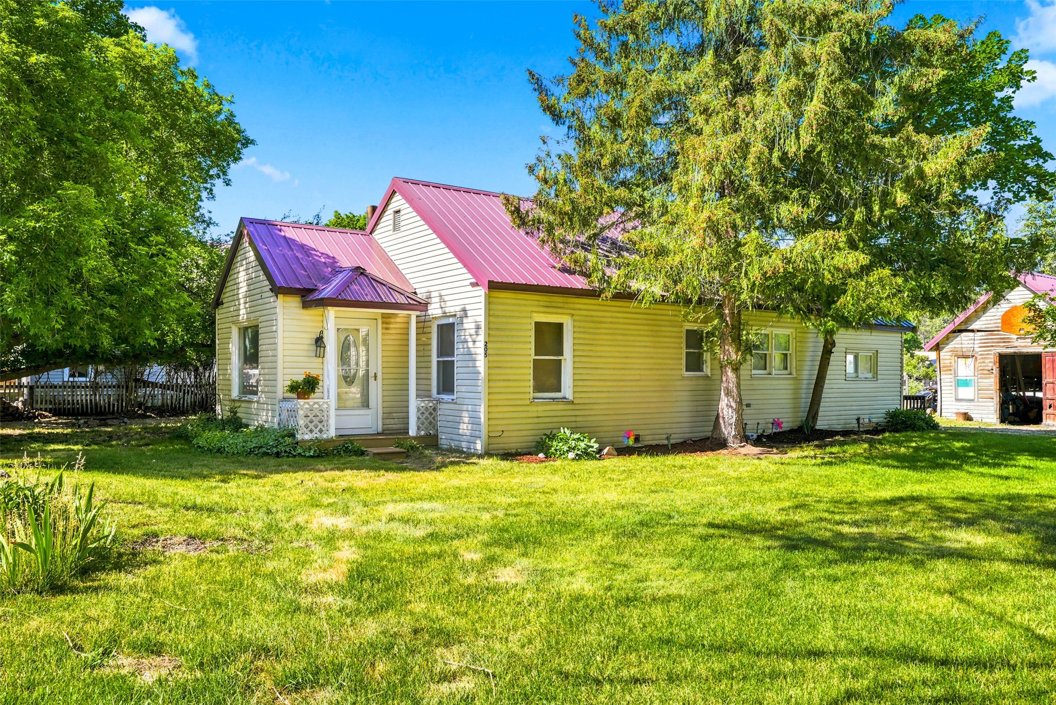 205 E Southwic Avenue