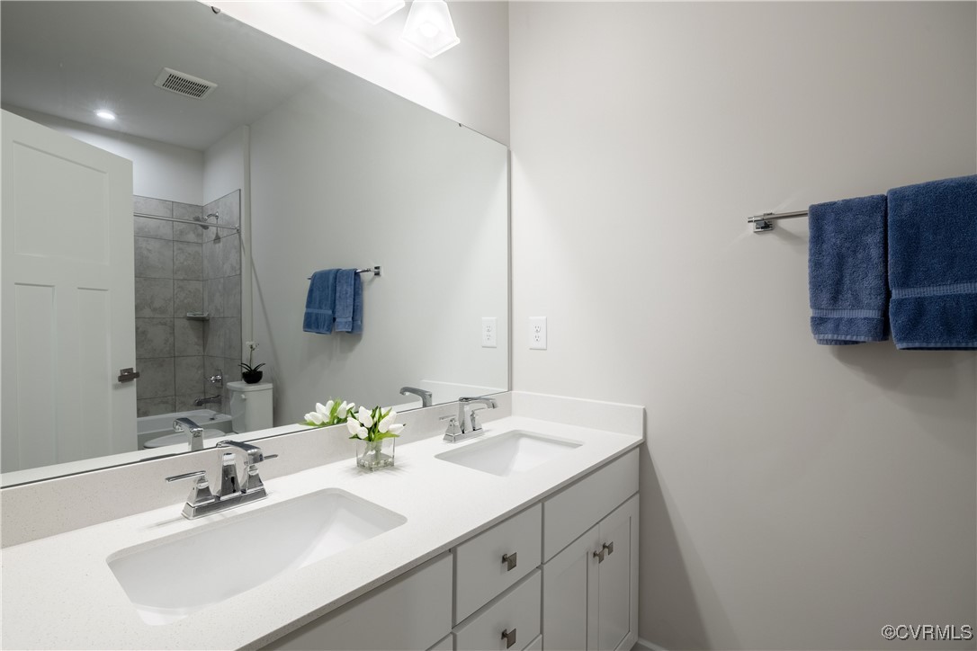 10753 Chase Grove Ln