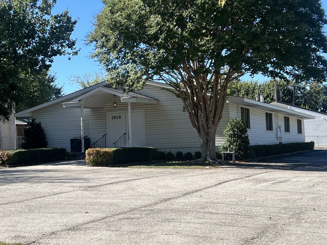 3828 Capps Drive