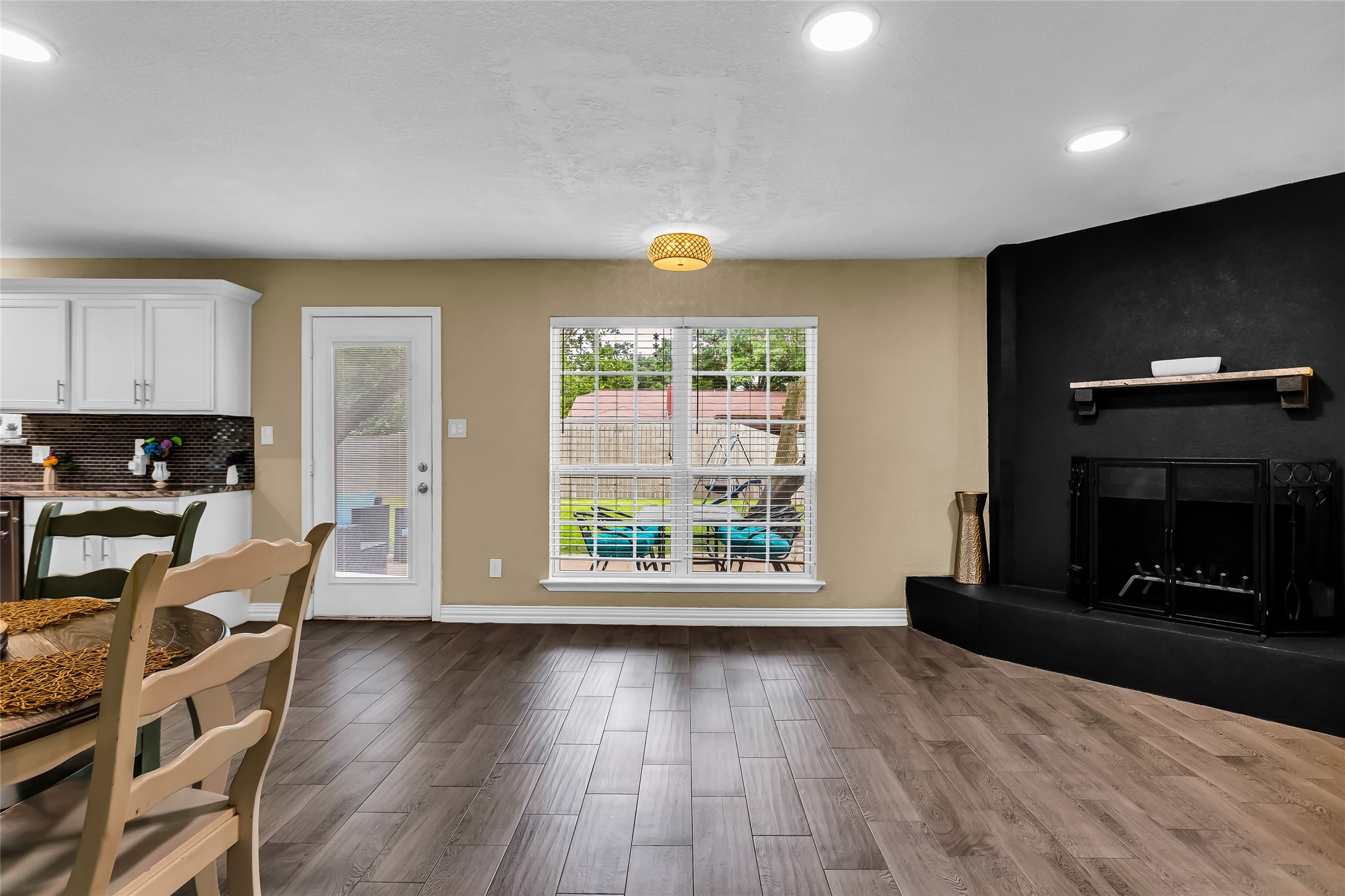 8910 Deerwood Drive