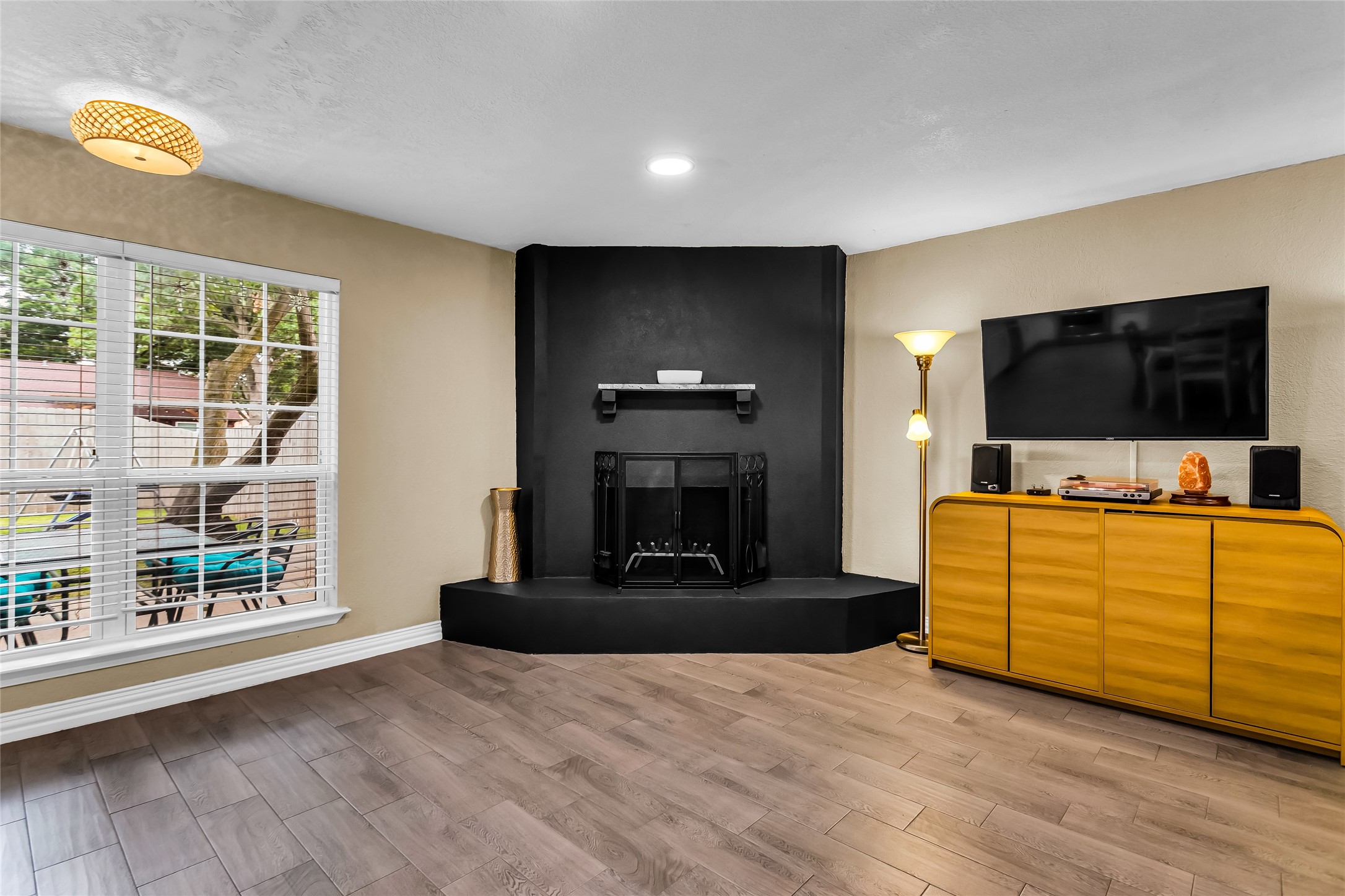 8910 Deerwood Drive