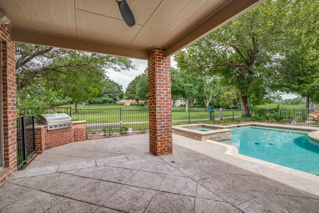 5401 Sawgrass Court
