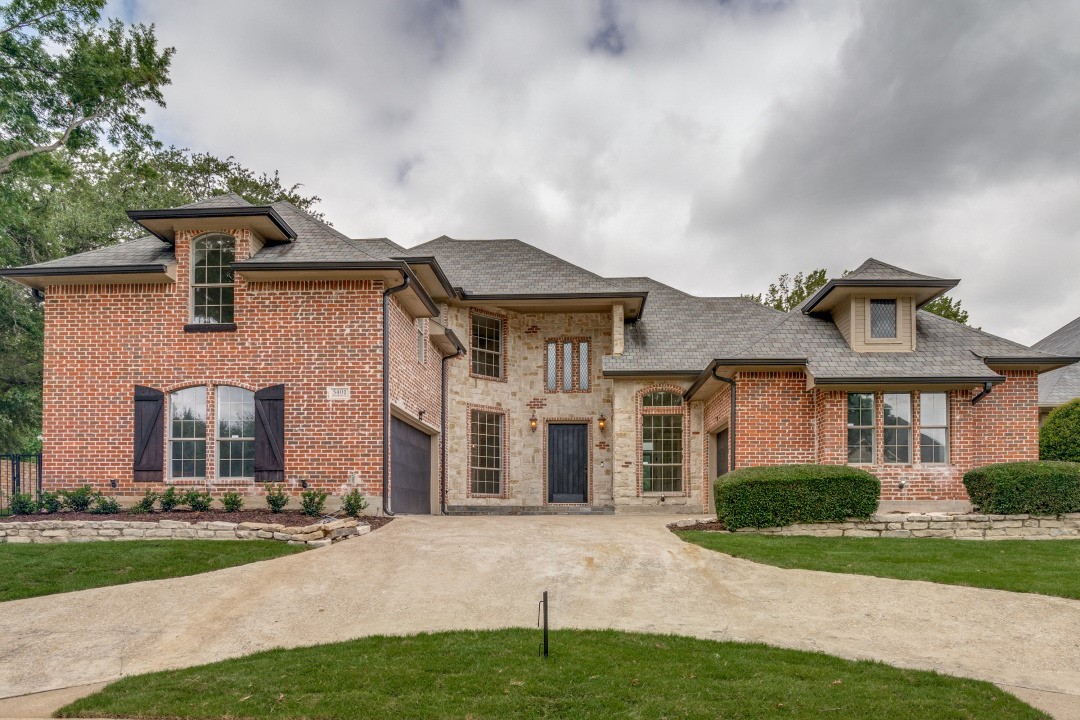 5401 Sawgrass Court