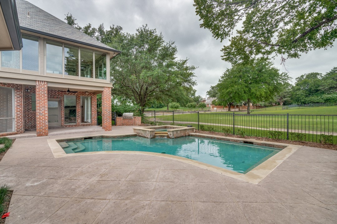 5401 Sawgrass Court