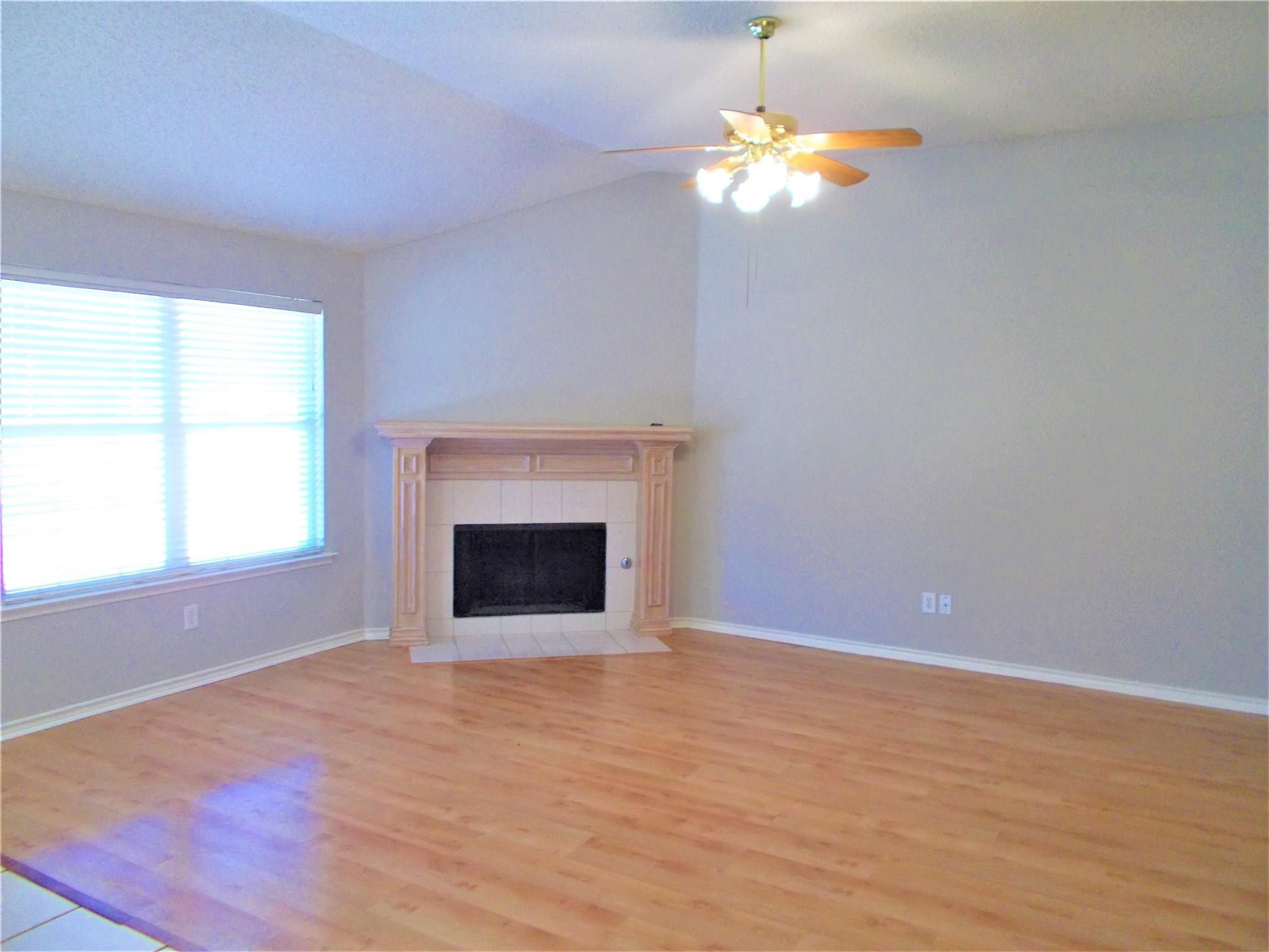 914 Heritage Parkway S