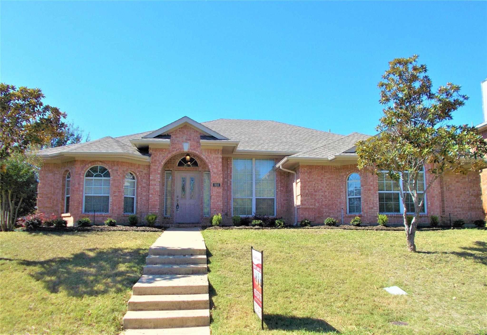 914 Heritage Parkway S