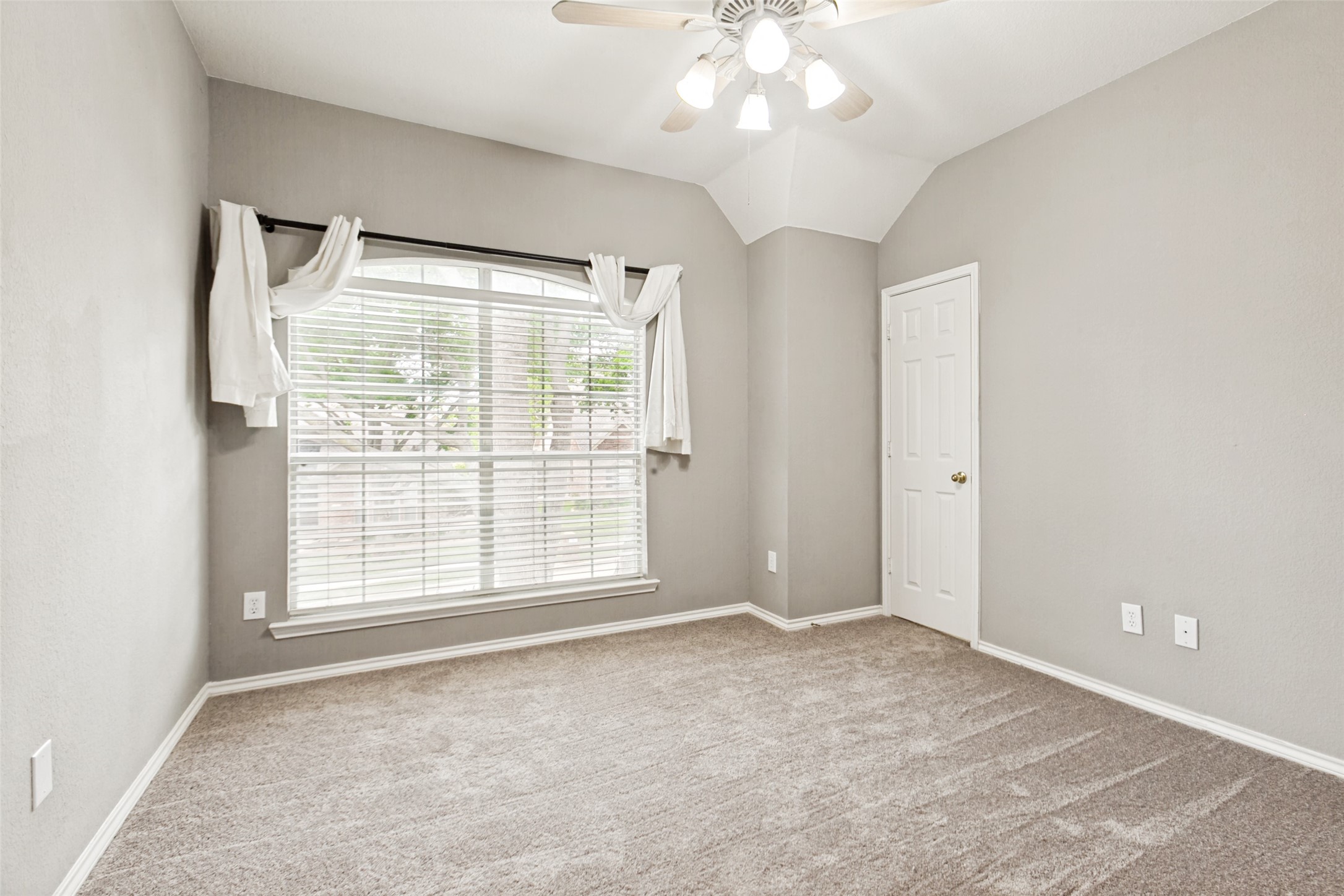 1004 Glendale Court