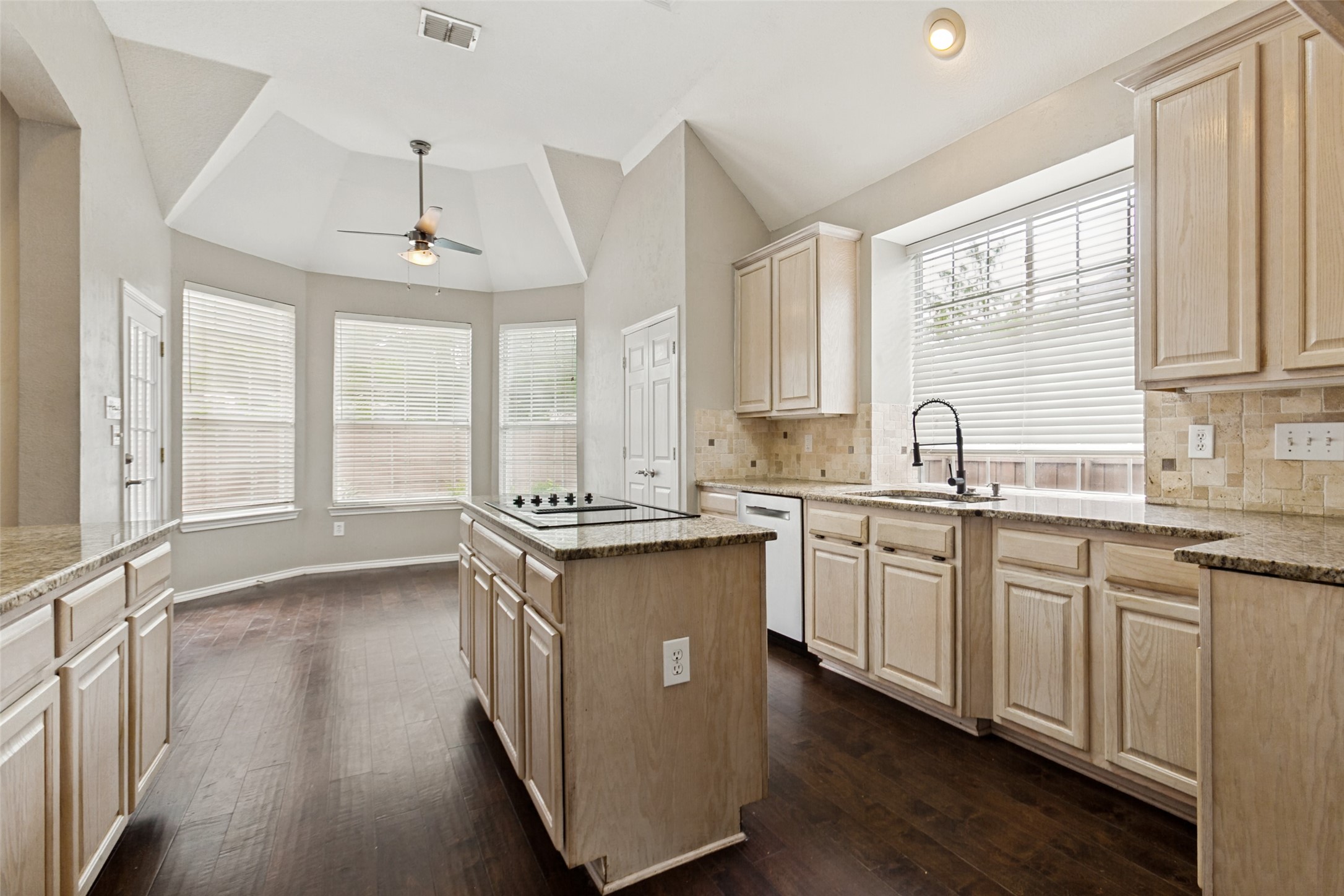 1004 Glendale Court