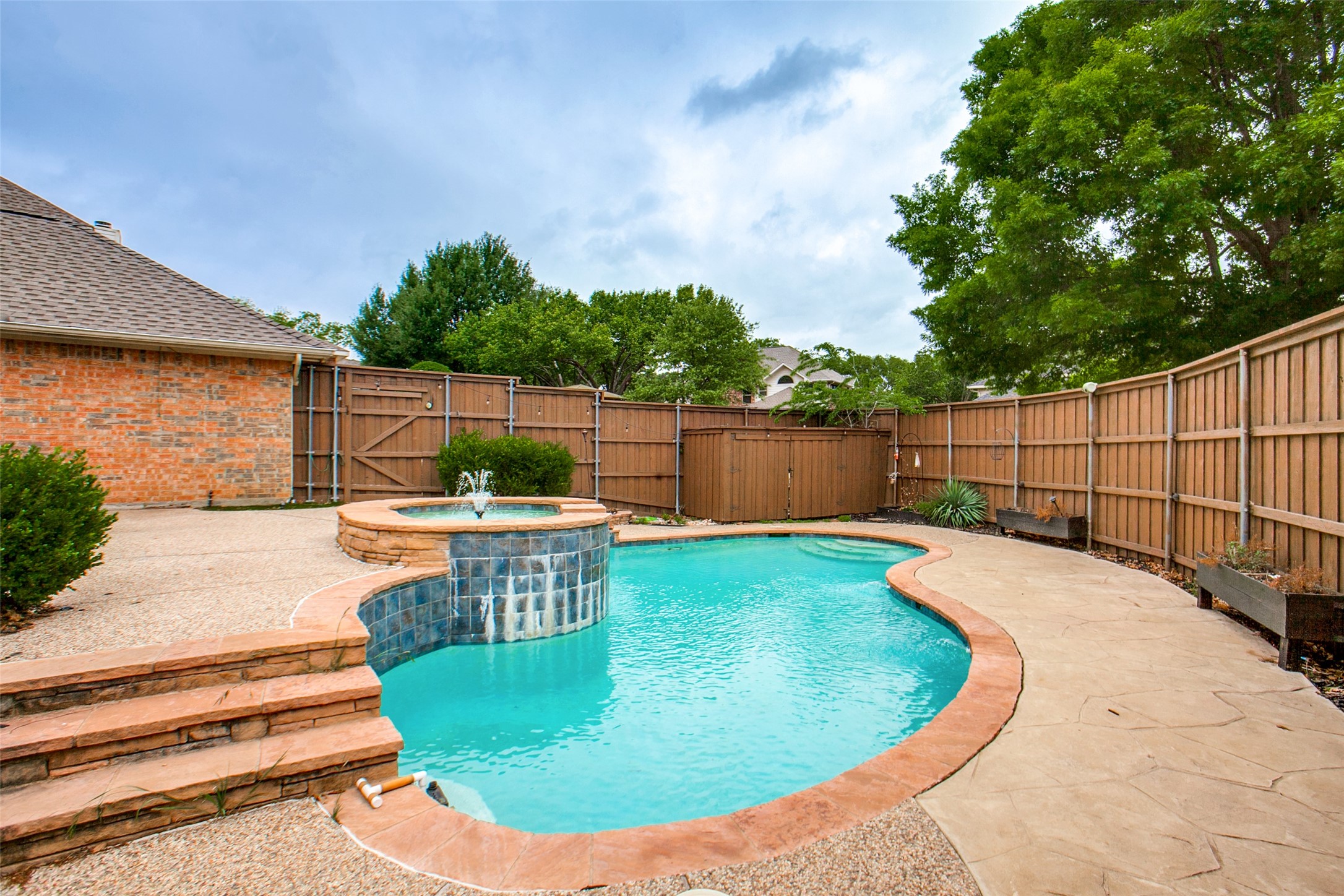 1004 Glendale Court
