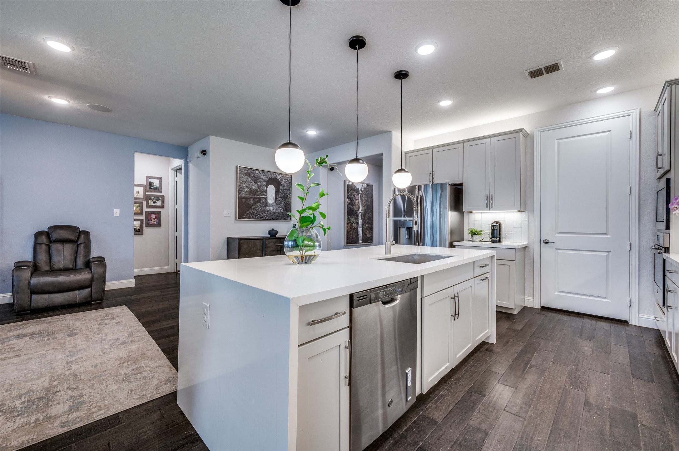 3005 Barefoot Lane