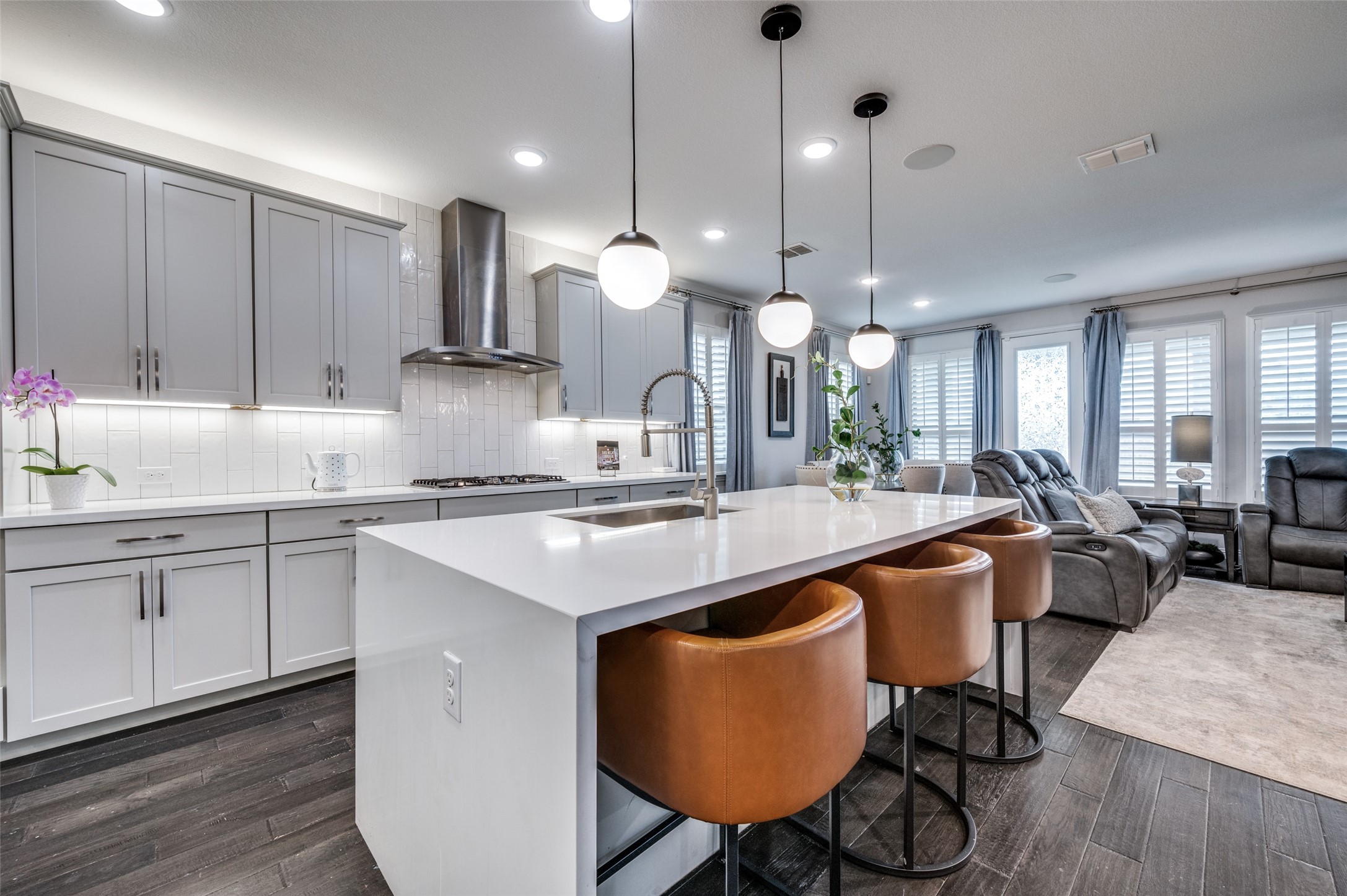 3005 Barefoot Lane