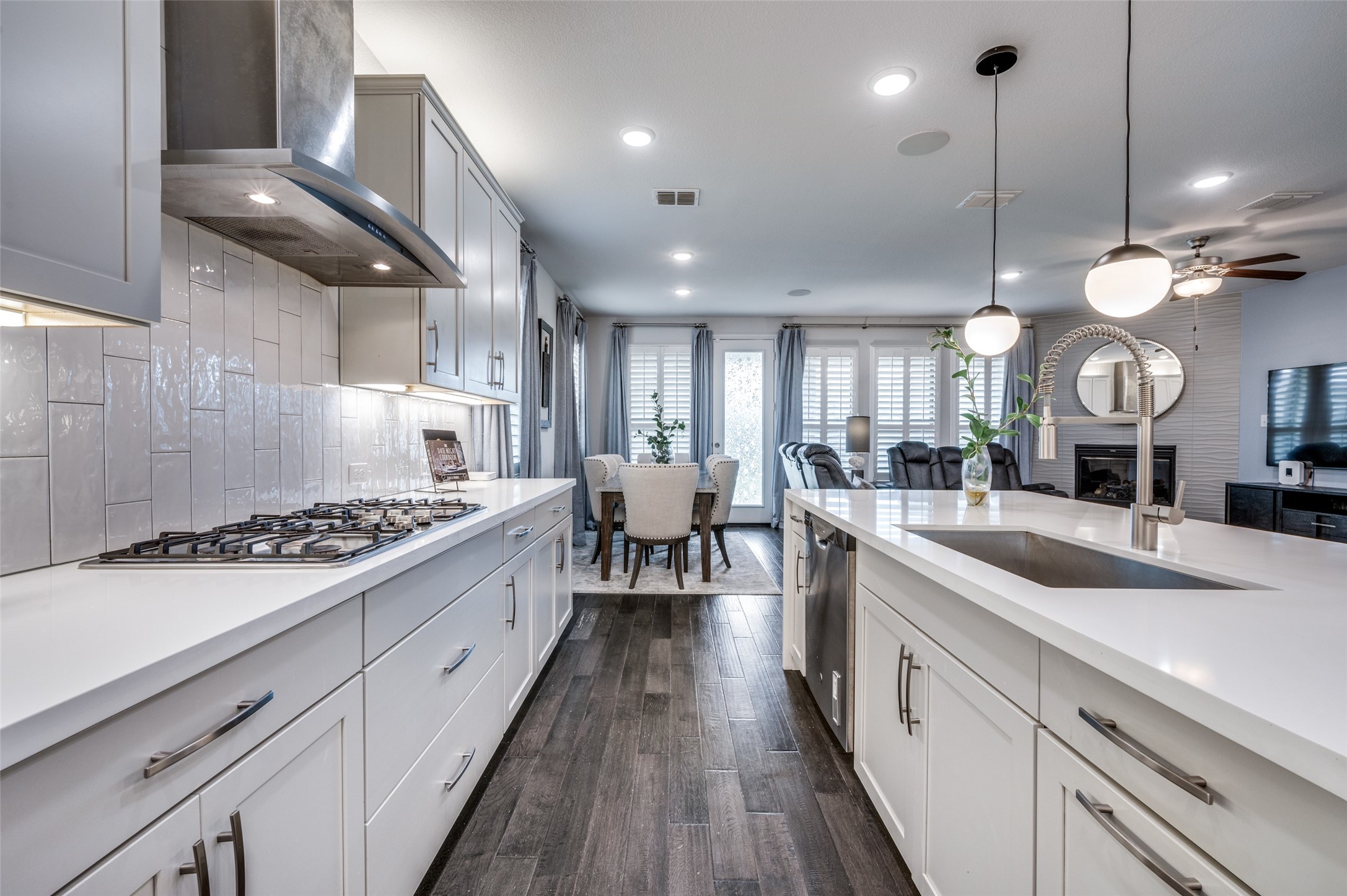 3005 Barefoot Lane