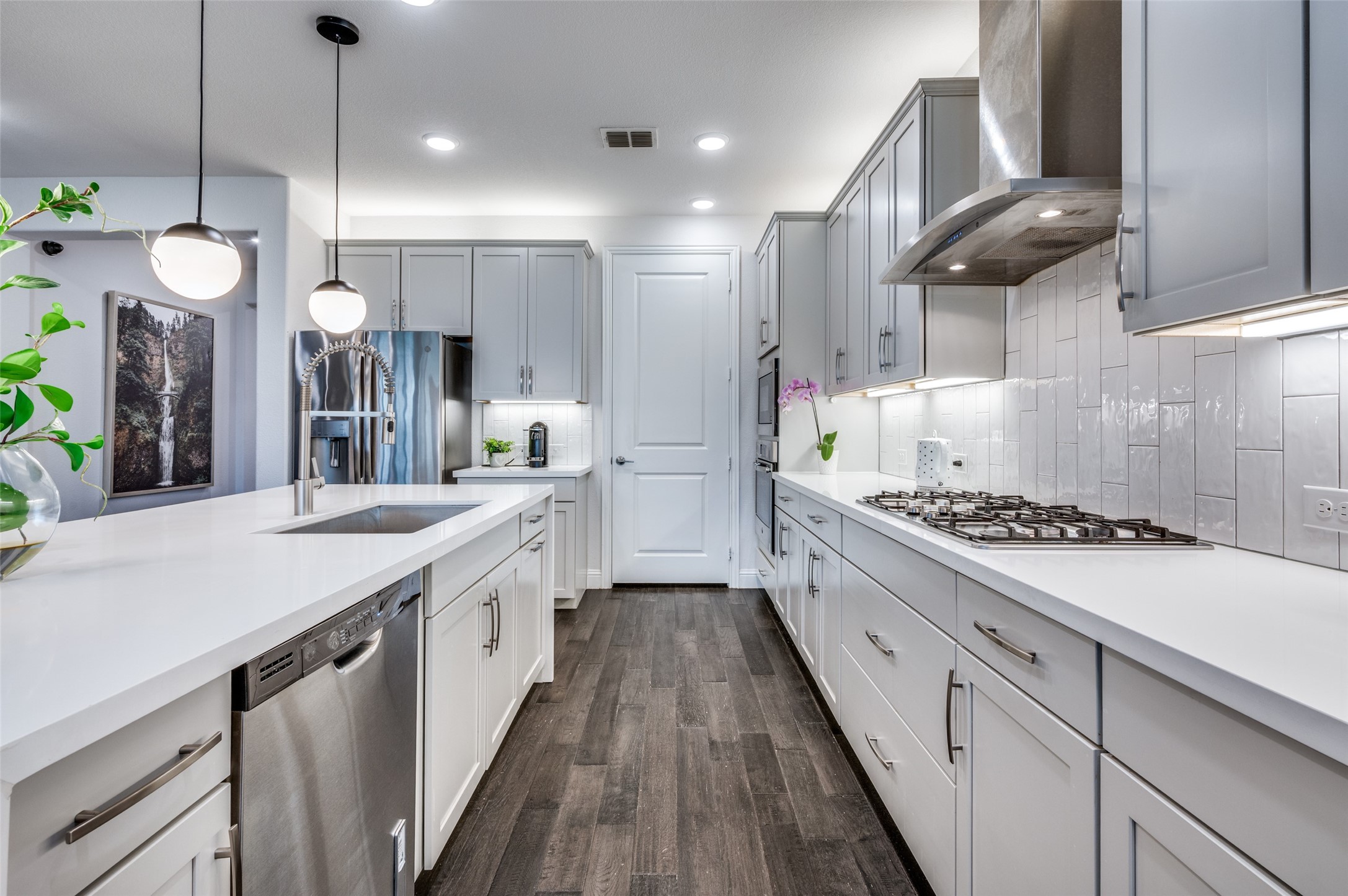 3005 Barefoot Lane